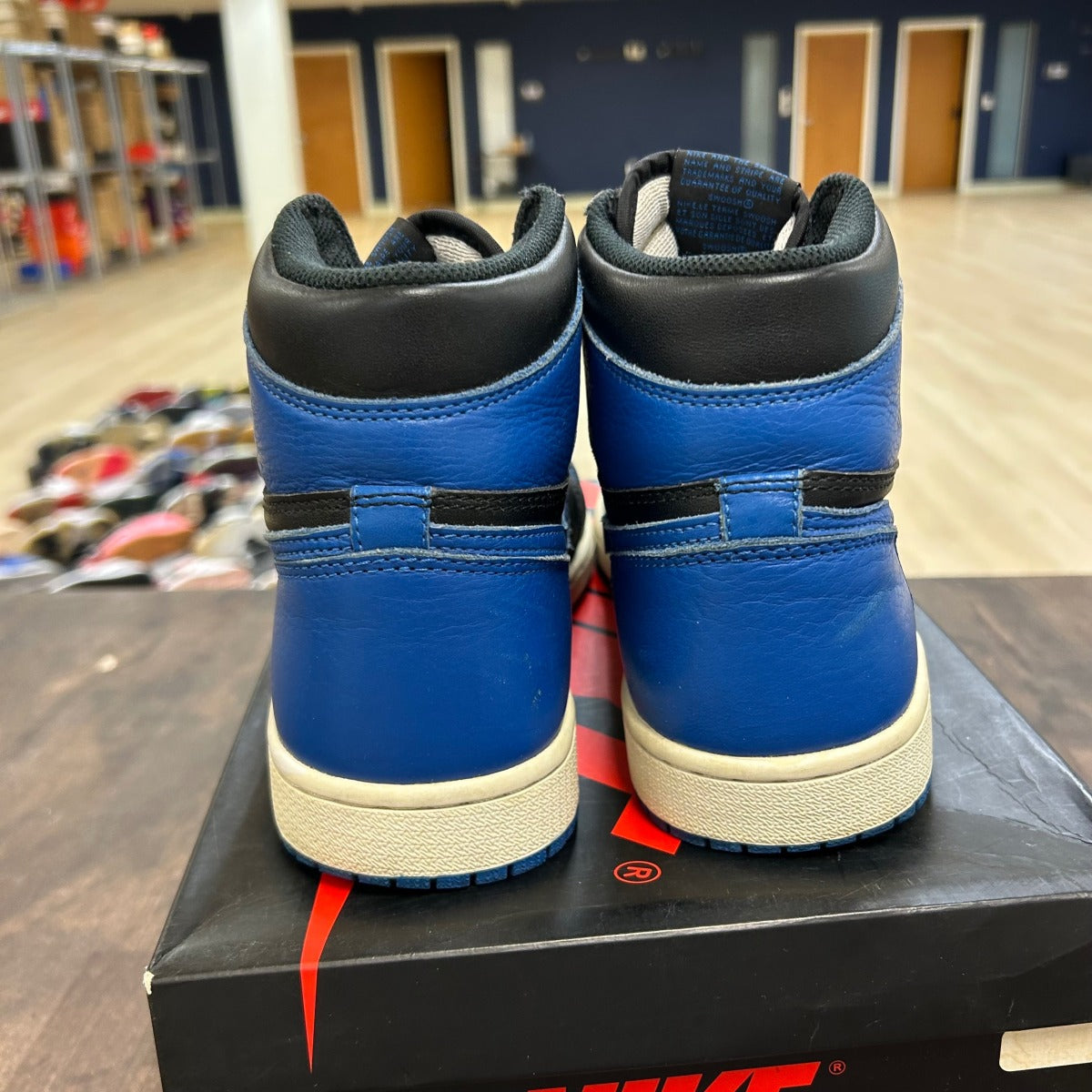 Jordan 1 Retro Royal (2017) - Image 4