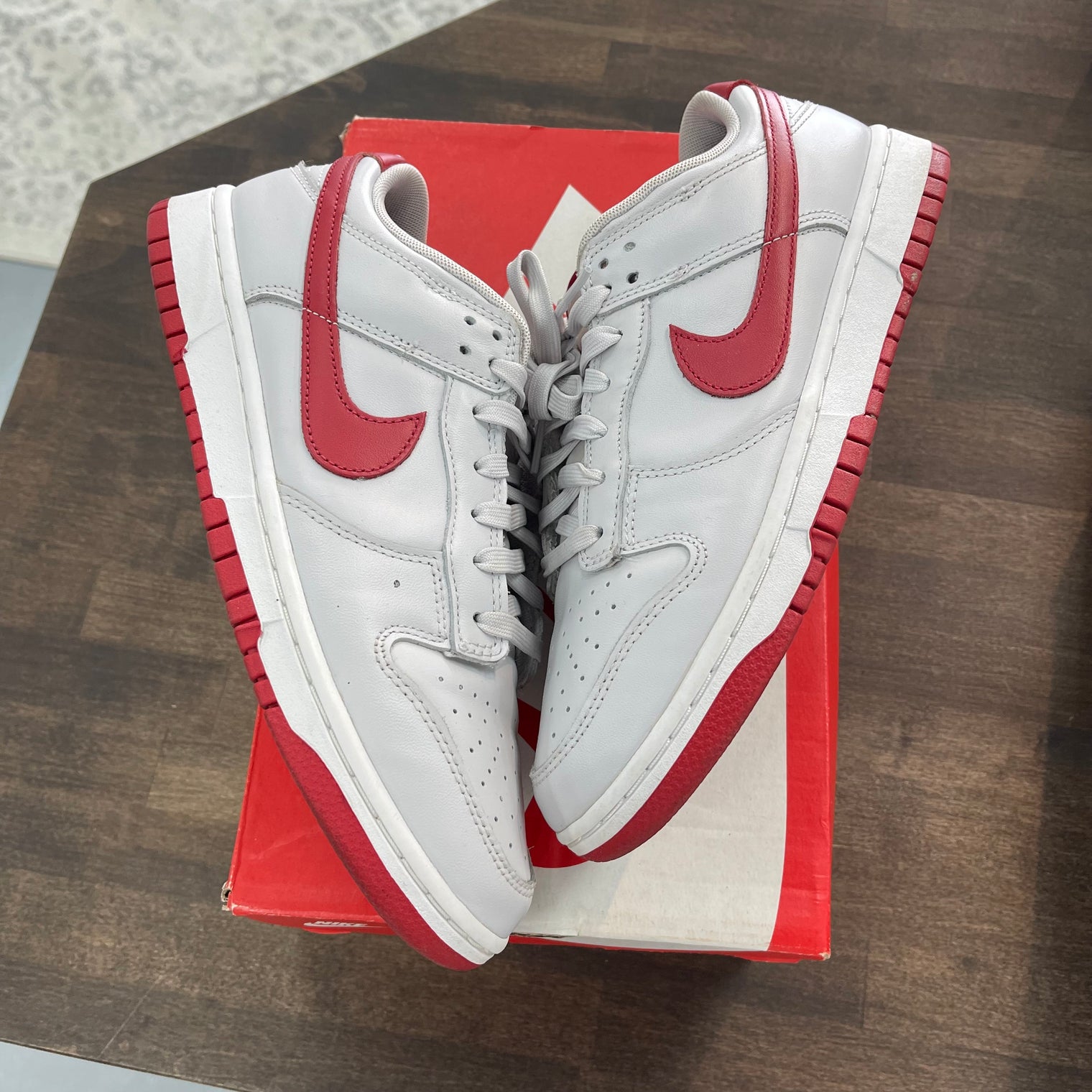 Vast Grey Varsity Red Nike Dunk Low (USED)
