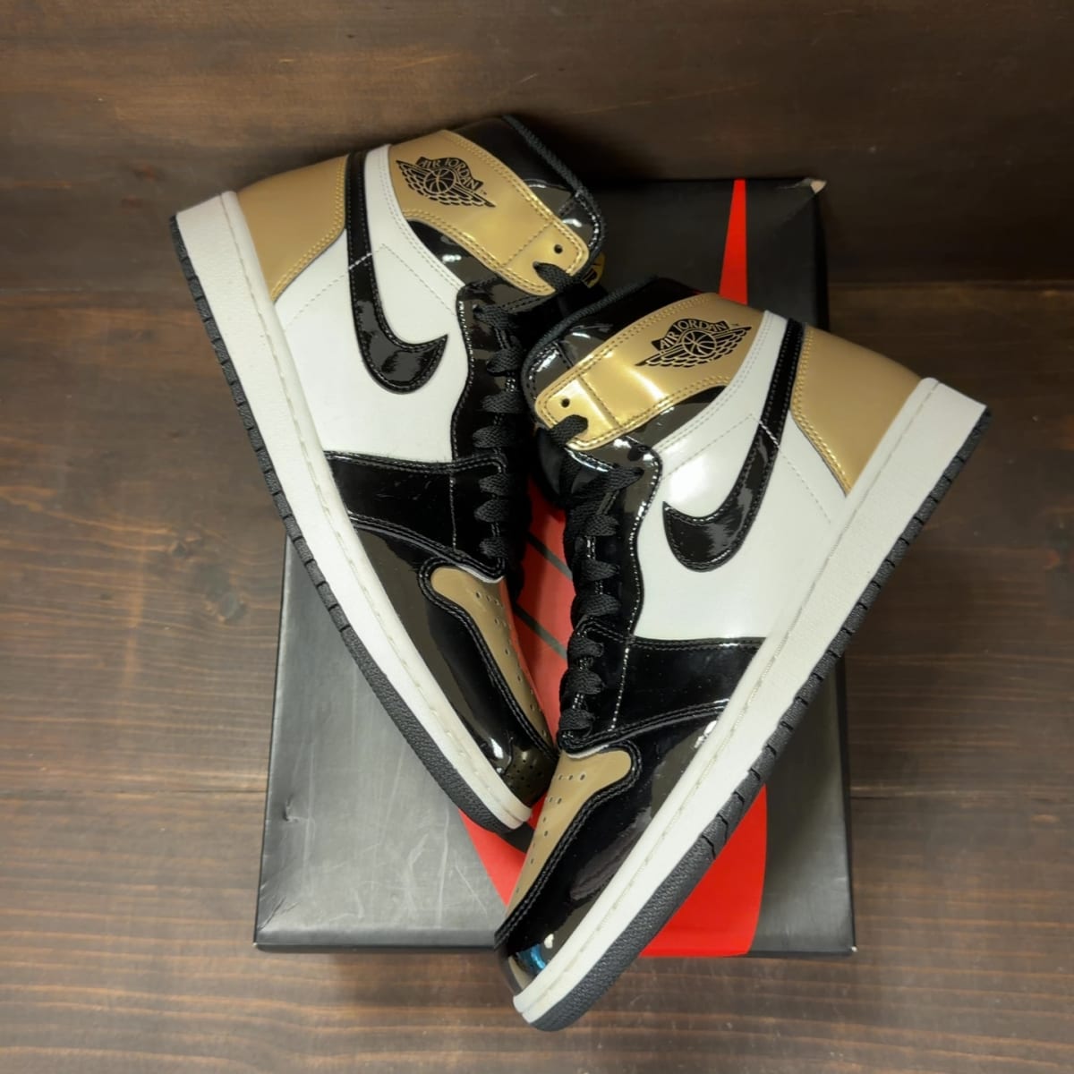 Jordan 1 Retro High NRG Patent Gold Toe Size 10 (Pre-Owned) - back