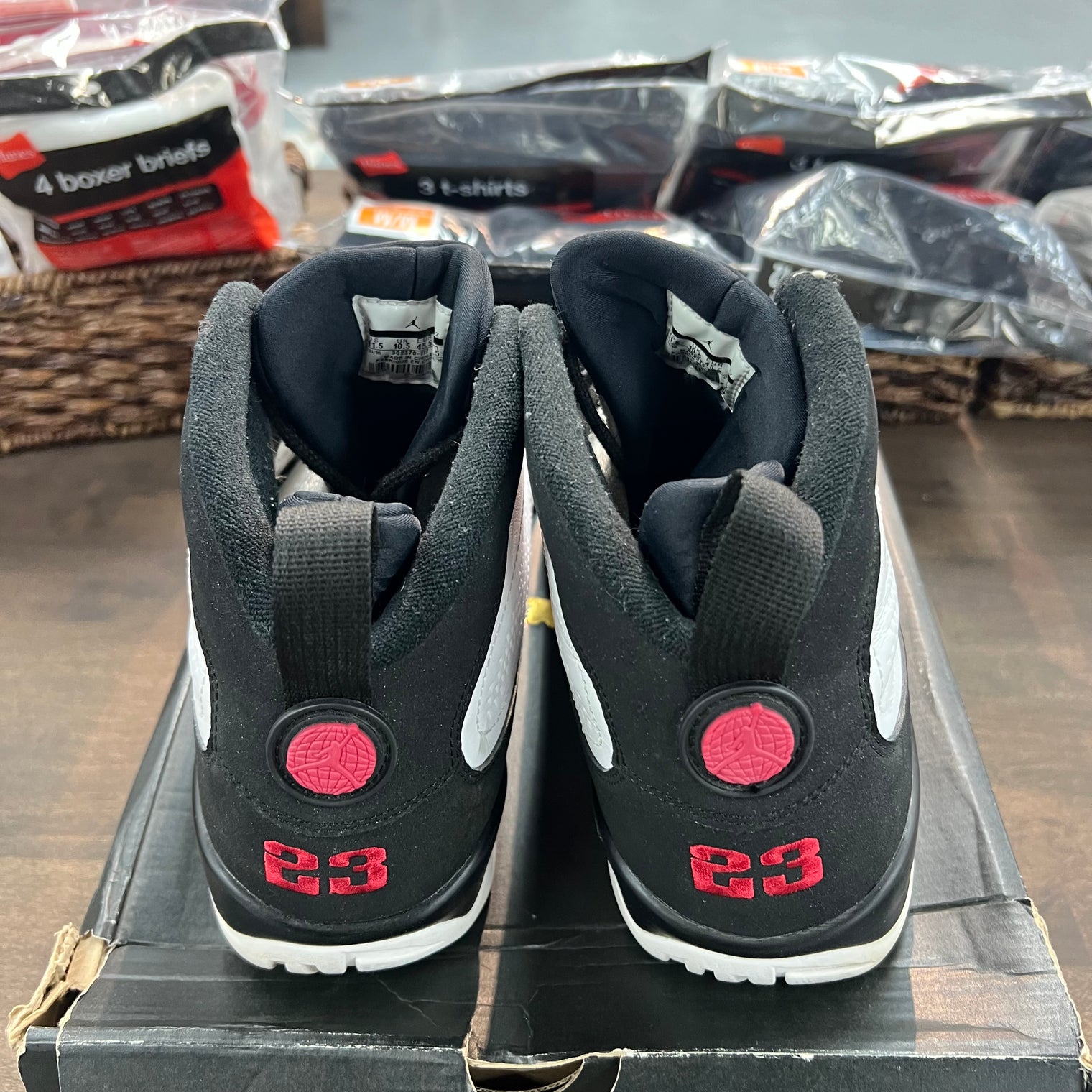 Space Jam OG Jordan 9 (USED)