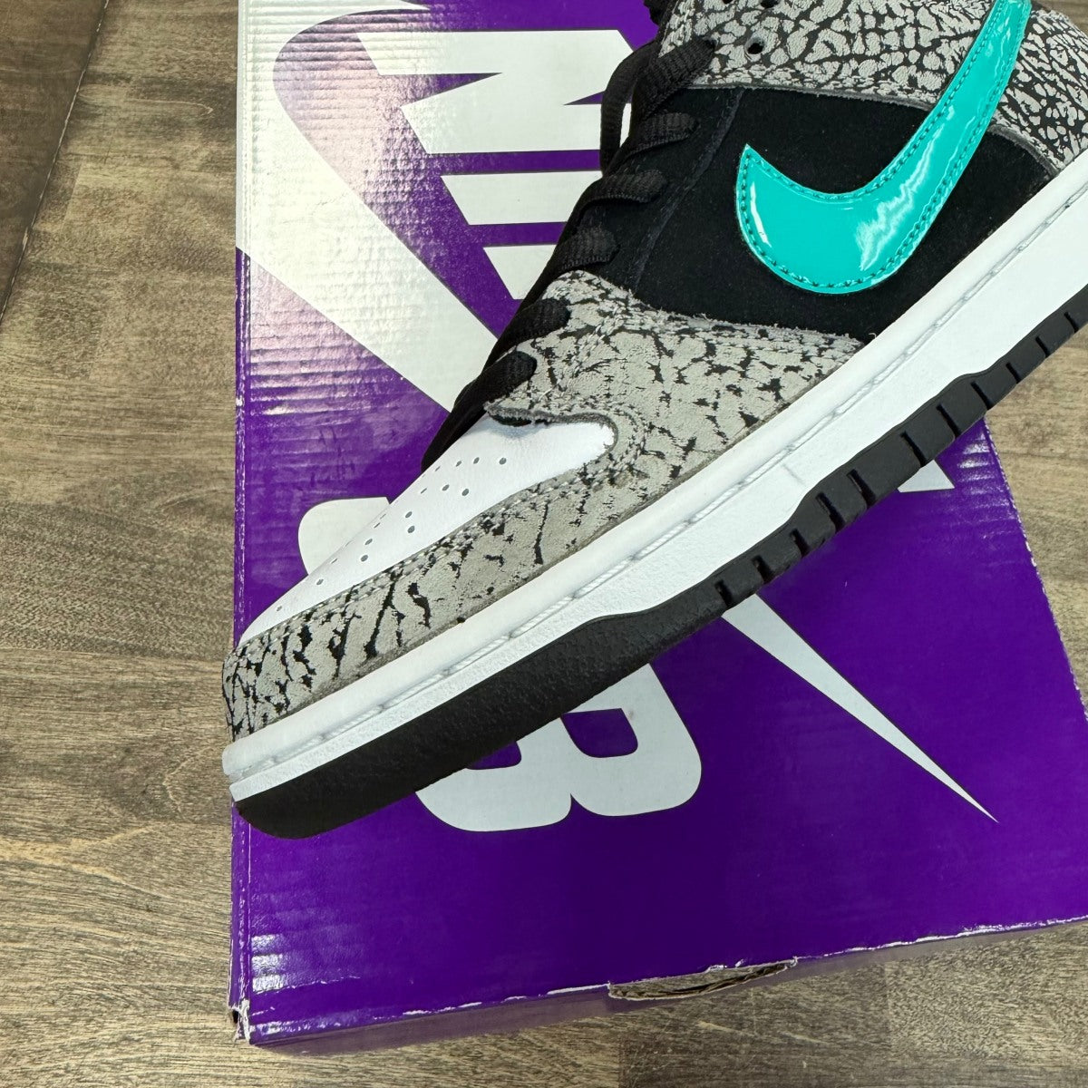 Nike SB Dunk Low atmos Elephant - Image 6