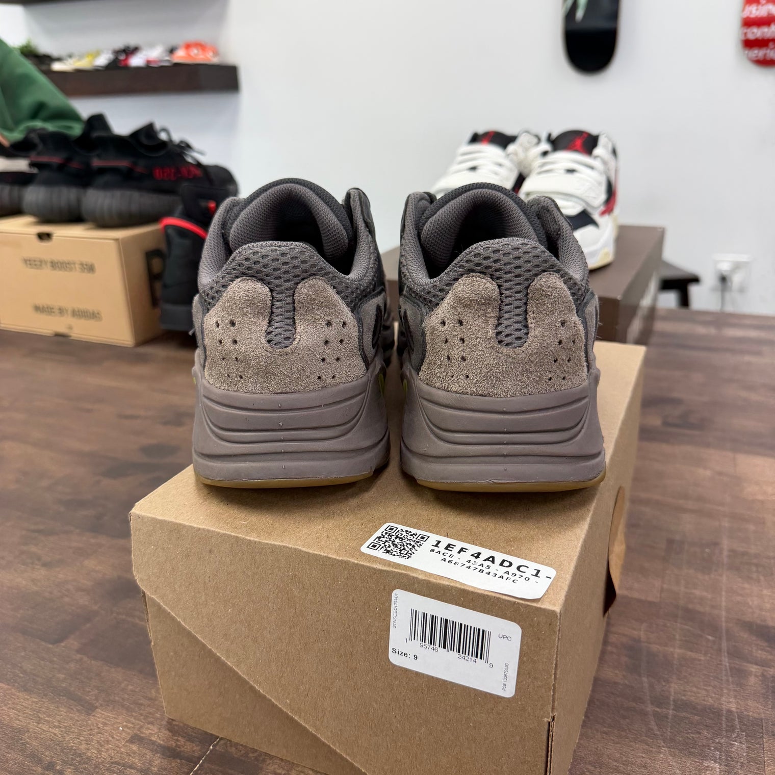 Mauve Yeezy 700 (USED, No Box)