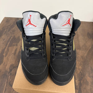 Jordan 5 Retro Black Metallic (2016) Size 9 (Pre-Owned) - Image 2