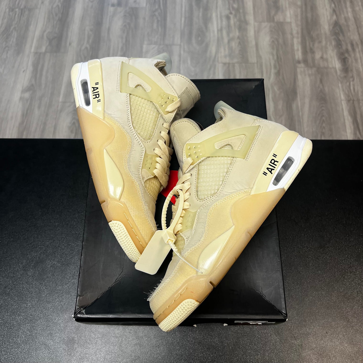 Jordan 4 Retro Off-White Sail (USED)