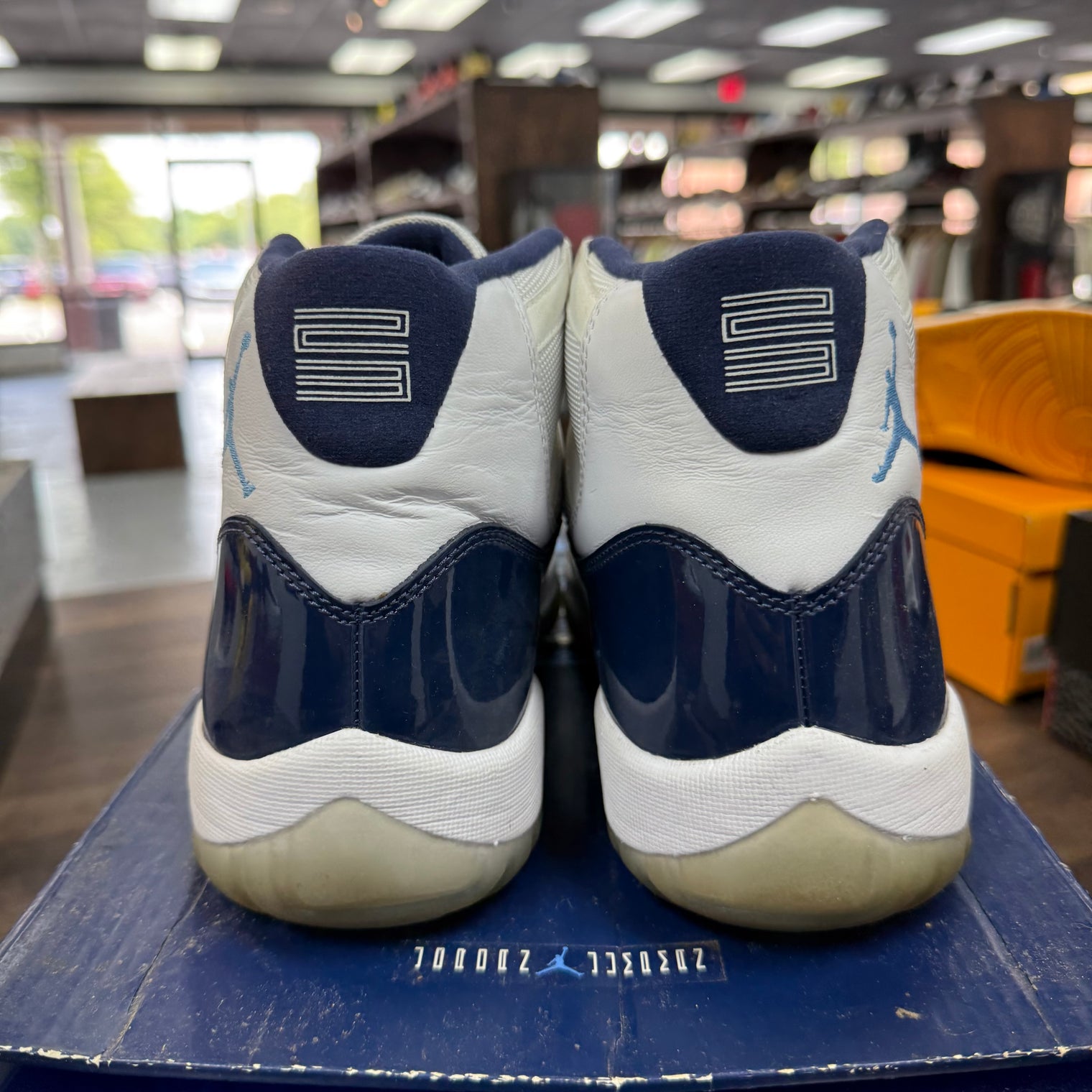 Win like 82 Jordan 11 Retro (USED)