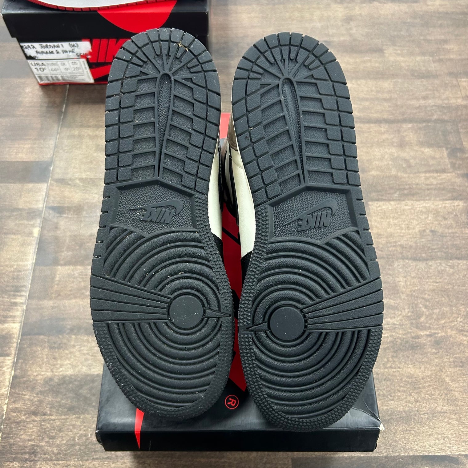 Dark Mocha Jordan 1 High (USED)