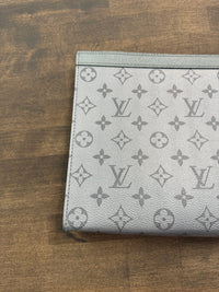 LV Pochette Voyage MM (Pre-owned)