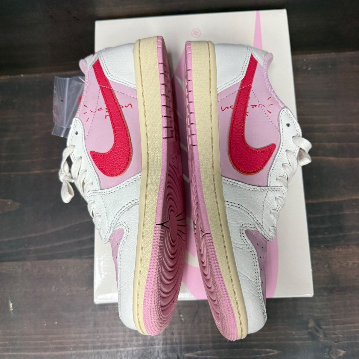Jordan 1 Retro Low OG SP Travis Scott Sail Tropical Pink - Image 3