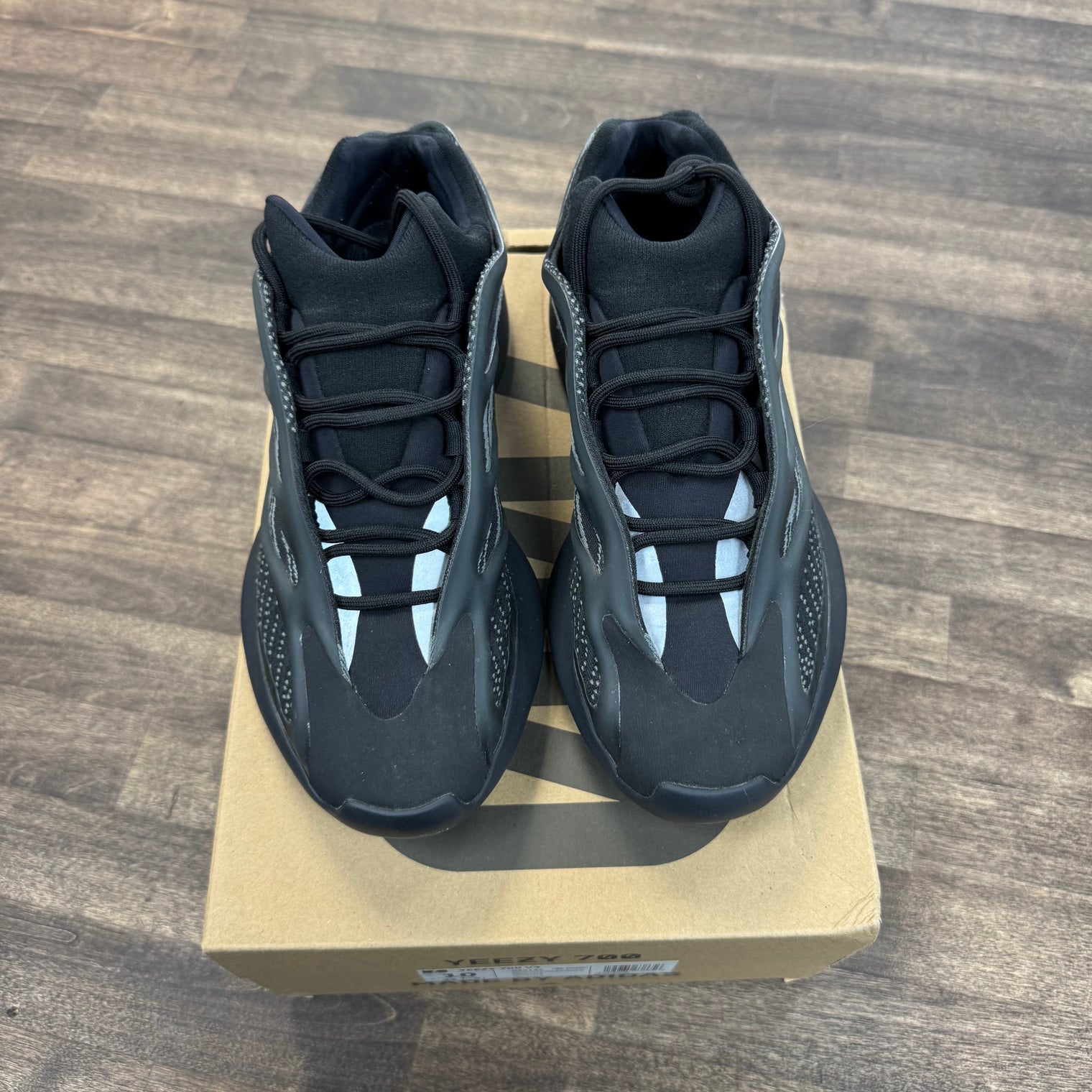 Dark Glow Yeezy 700 V3 (USED)