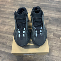 Dark Glow Yeezy 700 V3 (USED)