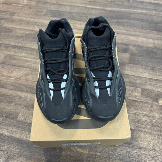 Dark Glow Yeezy 700 V3 (USED)
