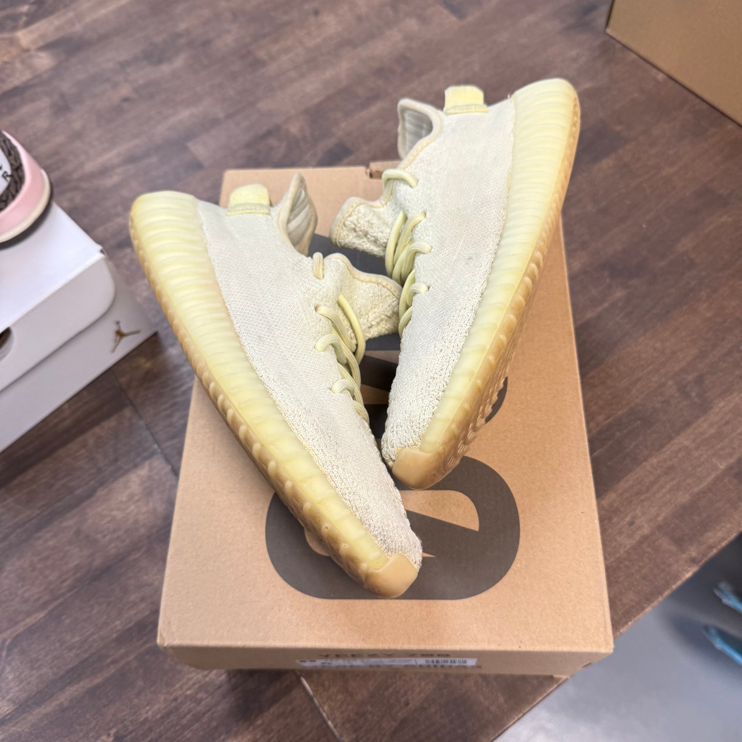 Butter Yeezy 350 (USED)