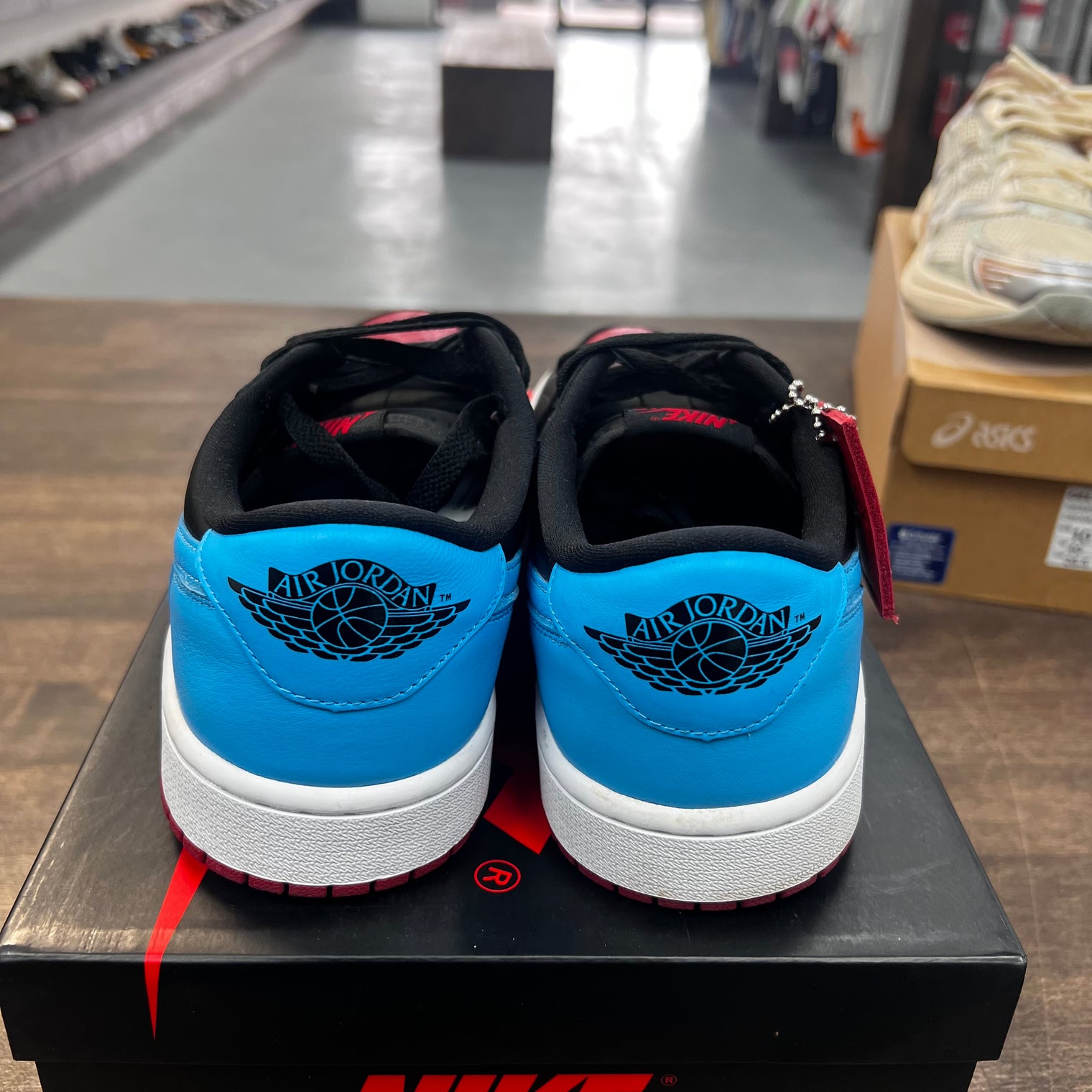 NC to Chi Jordan 1 Low (W) (USED)