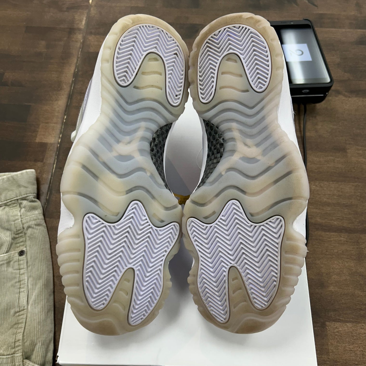 (W) Pure Violet Jordan 11 Low
