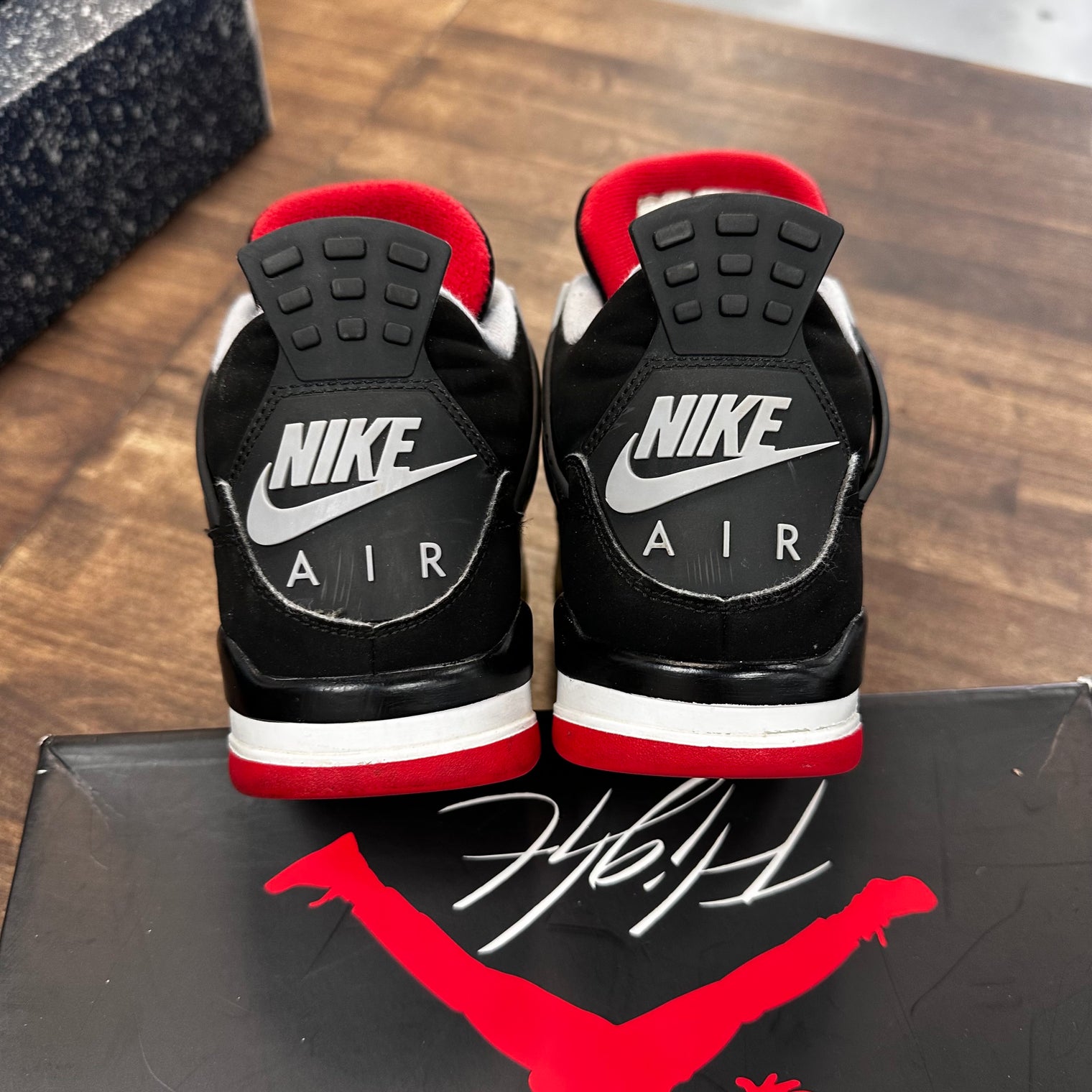 Bred Jordan 4 (2019) (USED)