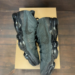 Nike Air VaporMax 2023 Flyknit Black Anthracite Size 9.5 (Pre-Owned) - Image 2