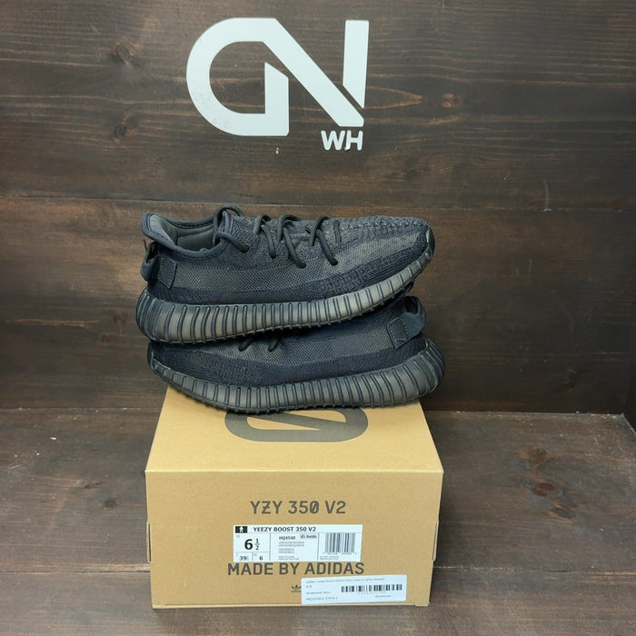 adidas Yeezy Boost 350 V2 Onyx Size 6.5 (Pre-Owned)
