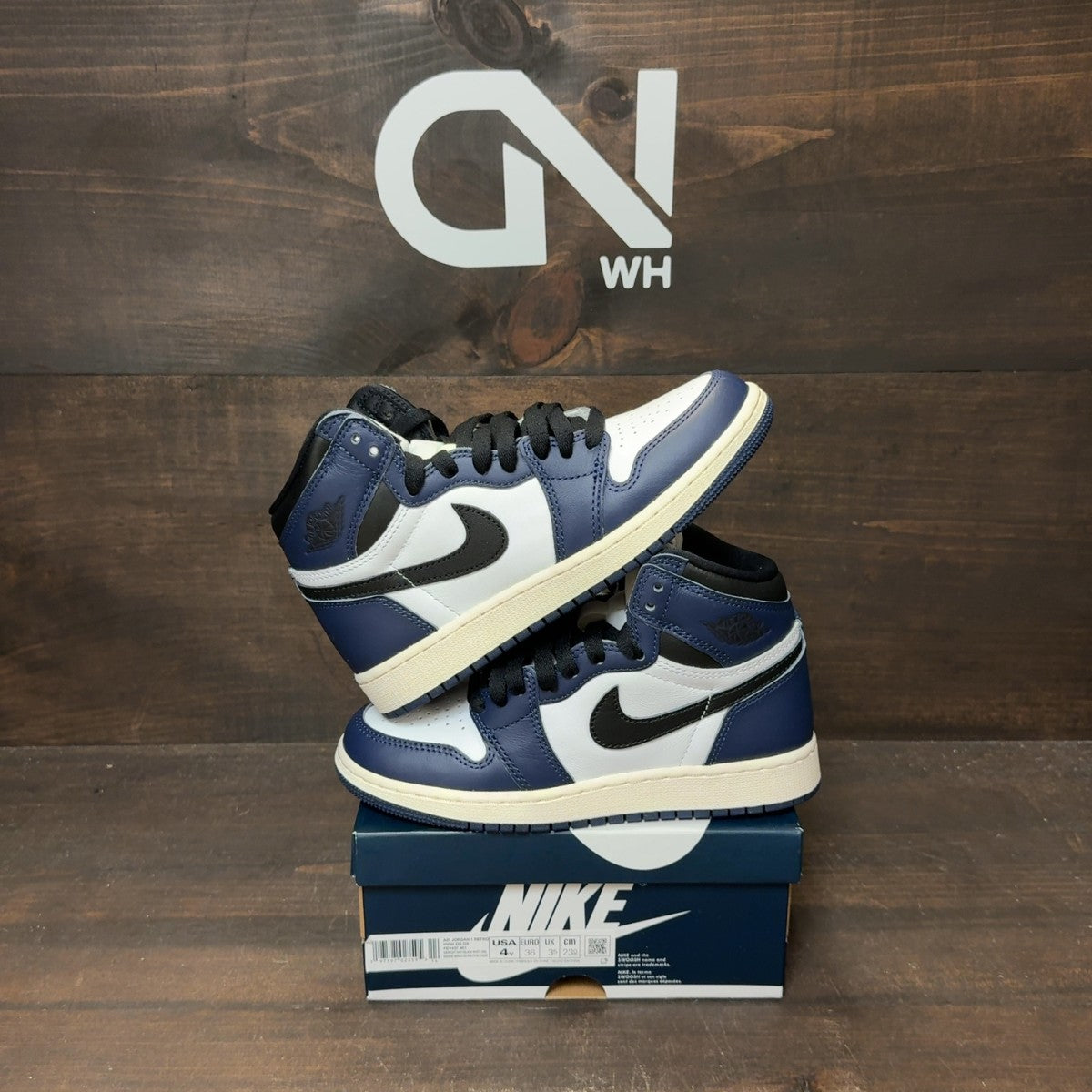 Jordan 1 Retro High OG Midnight Navy (GS) Size 4Y (Pre-Owned)