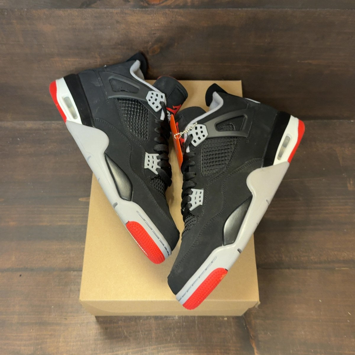 Jordan 4 Retro Bred (2019) Size 11 (Pre-Owned) - Image 2