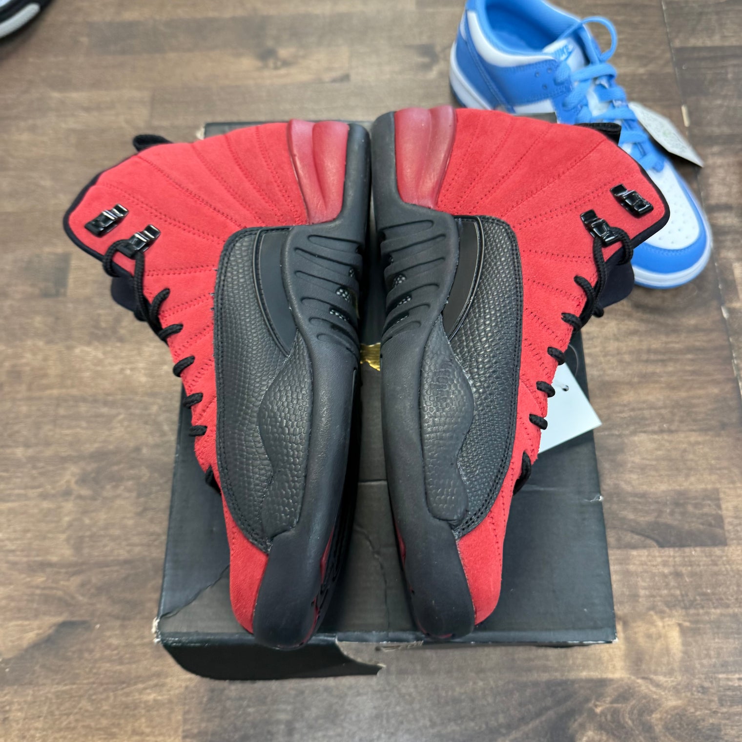 (GS) Reverse Flu Game Jordan 12 (USED)