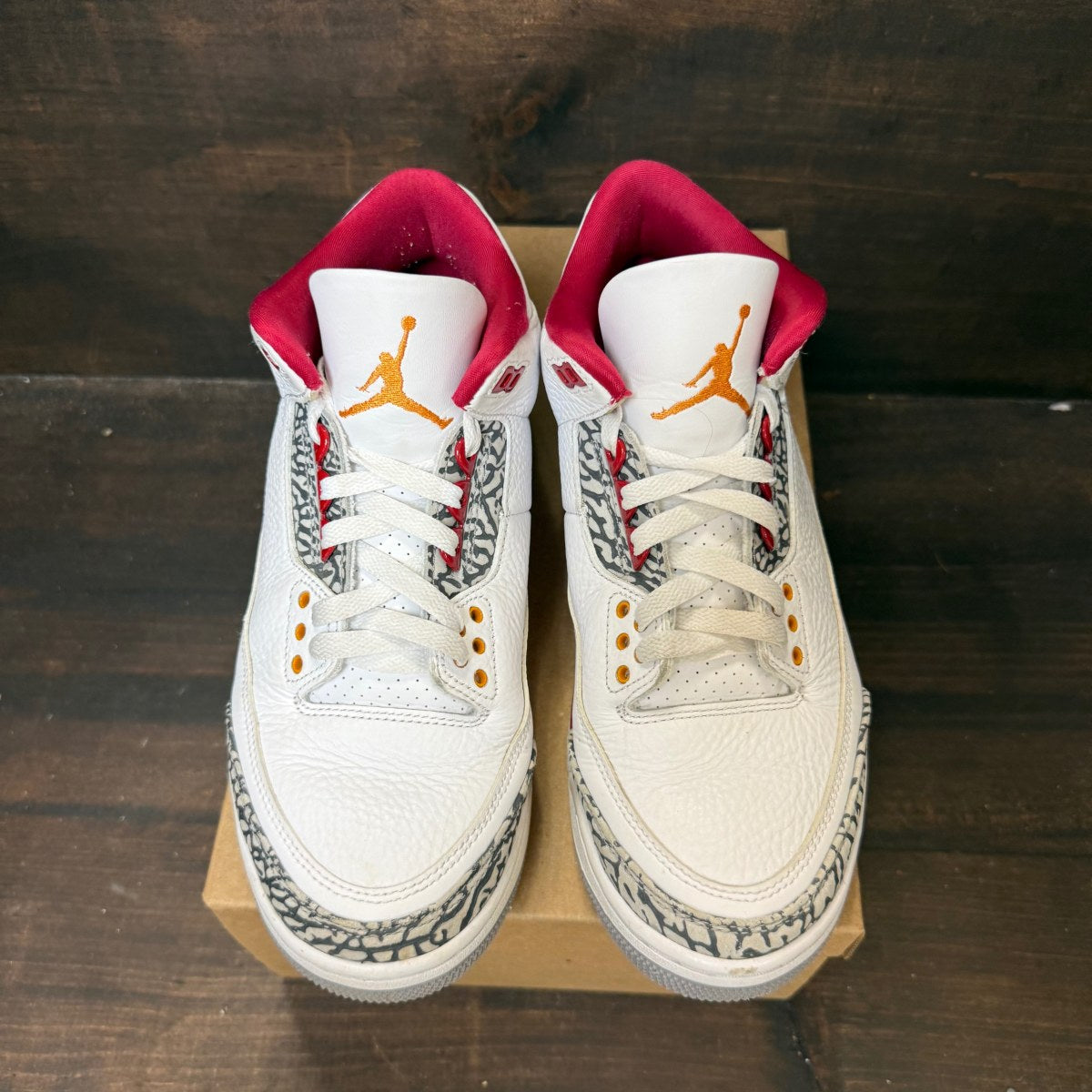 Jordan 3 Retro Cardinal Red Size 11 (Pre-Owned) - Image 2