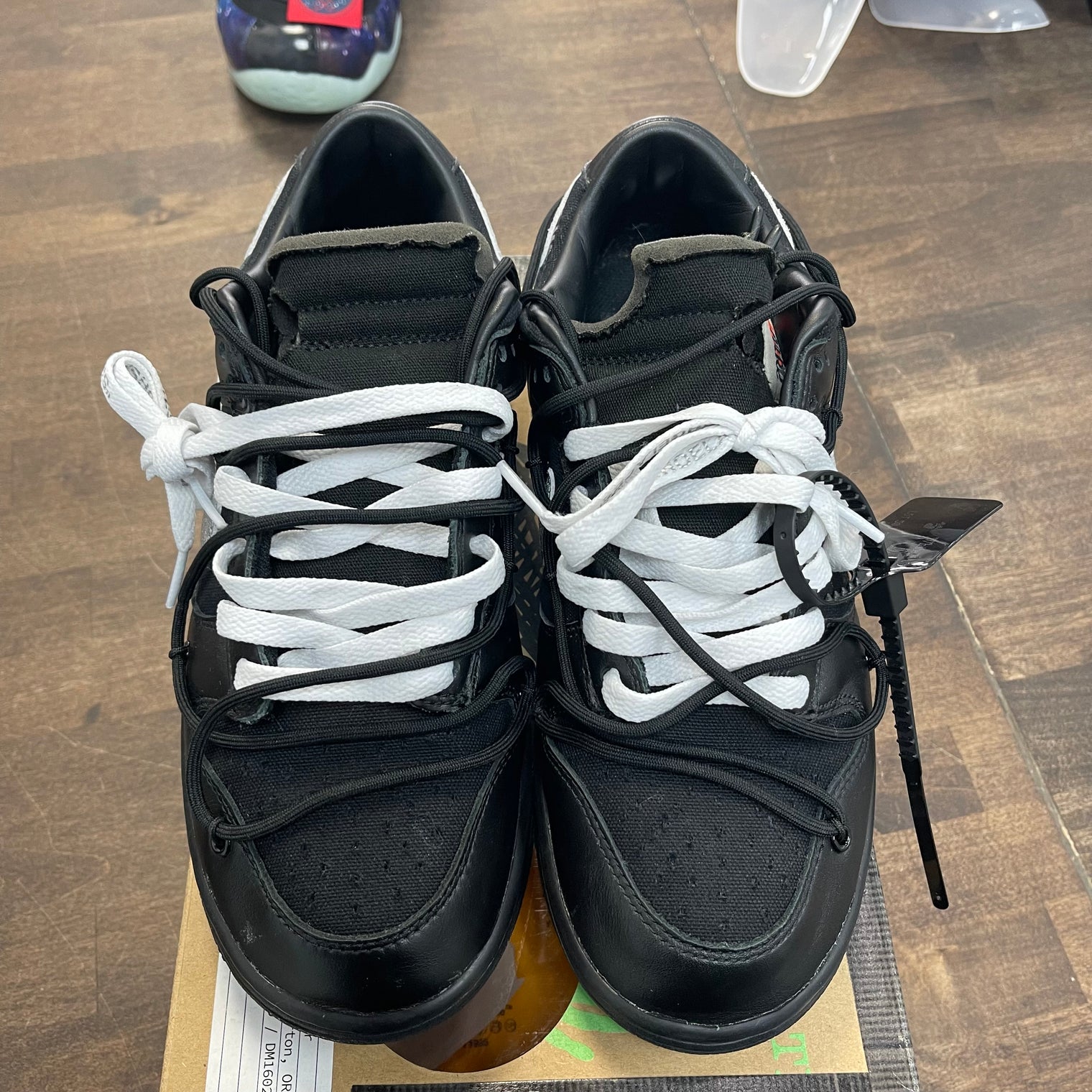 Lot 50 of 50 Off-White Dunk Low (USED)