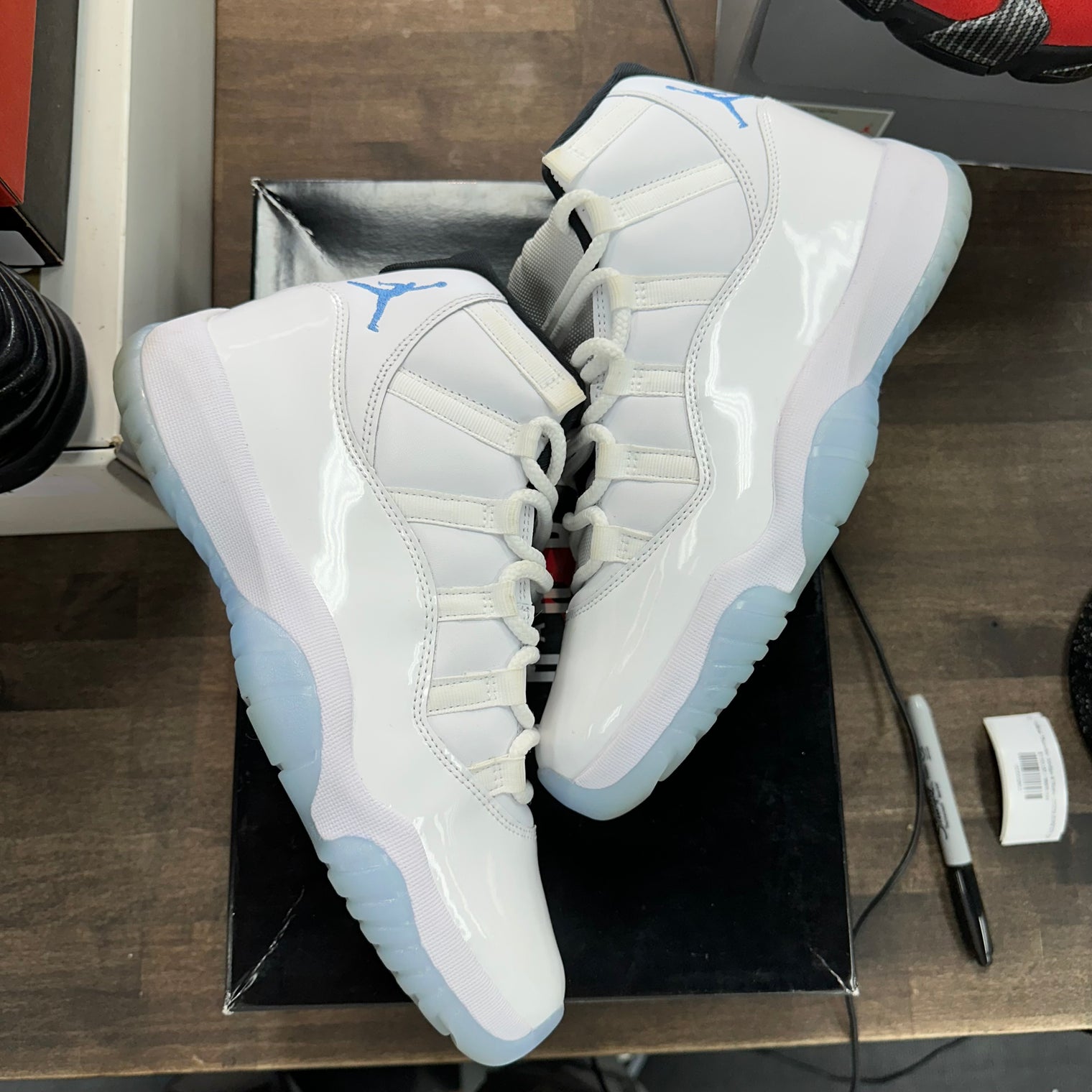 Legend Blue Jordan 11 2024 (USED)