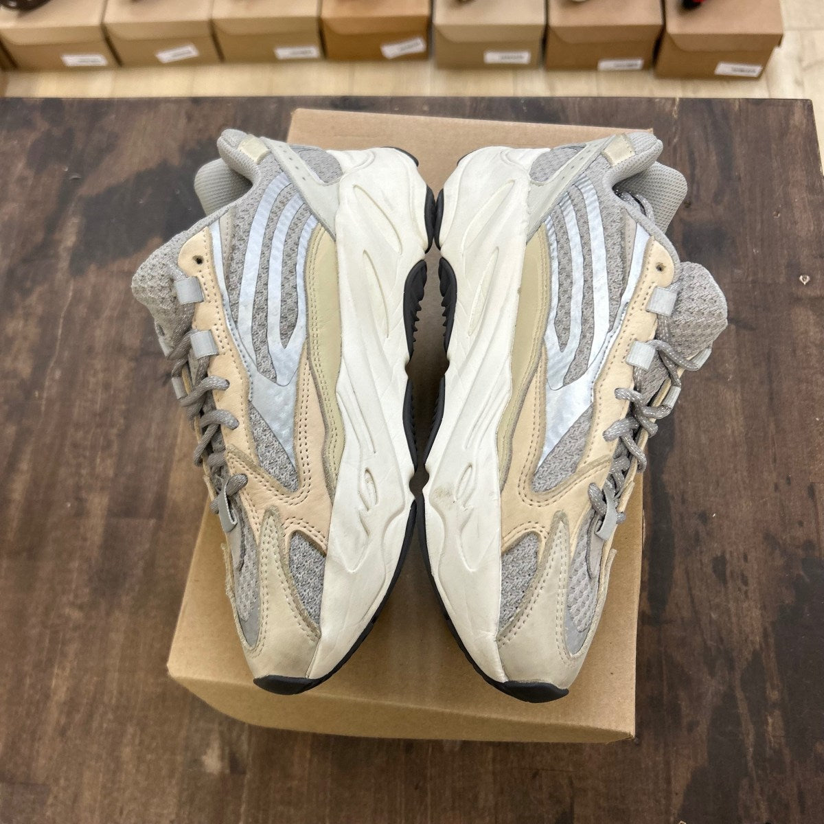 adidas Yeezy Boost 700 V2 Cream Size 7 (Pre-Owned) - Image 3