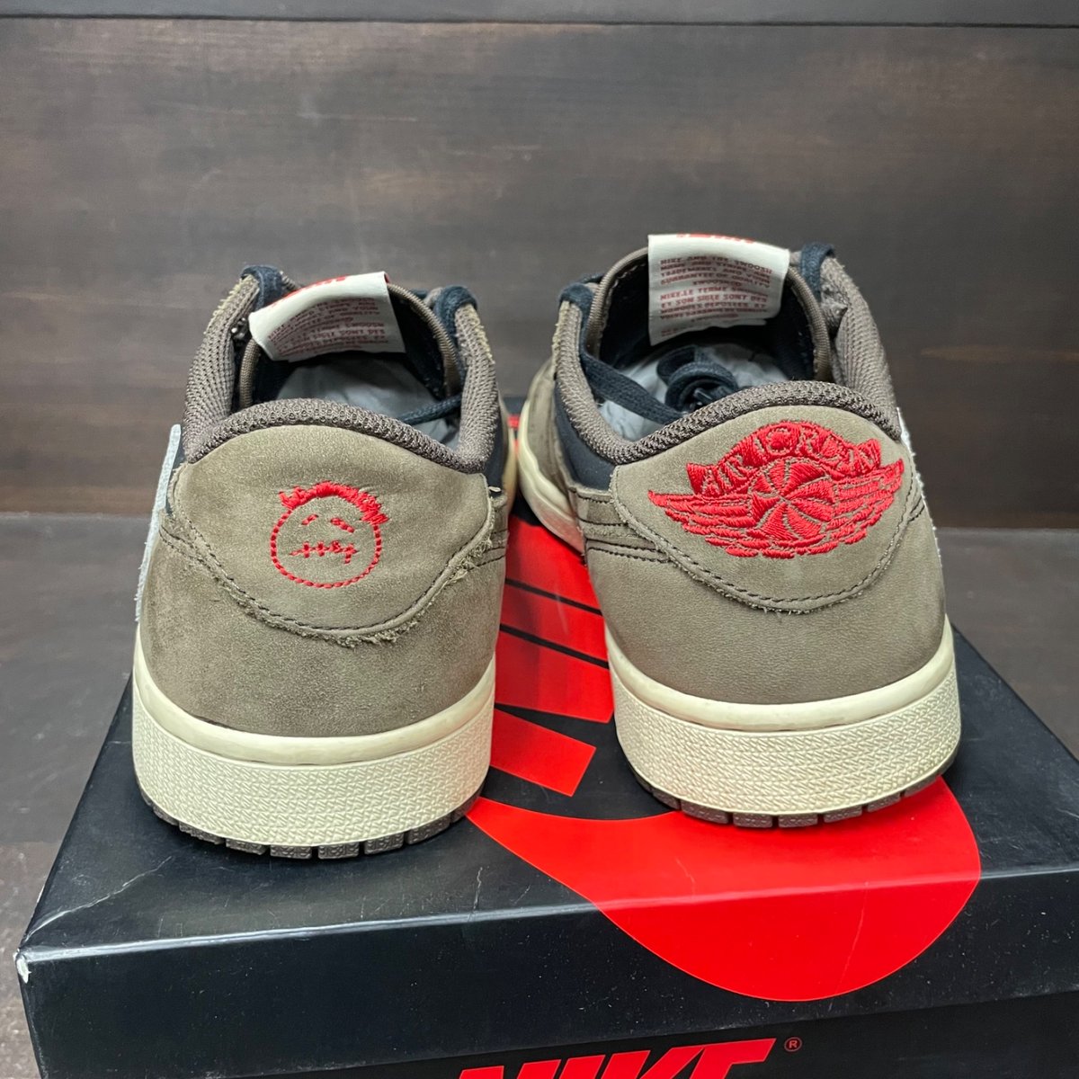 Jordan 1 Retro Low OG SP Travis Scott Mocha Size 9 (Pre-Owned) - side
