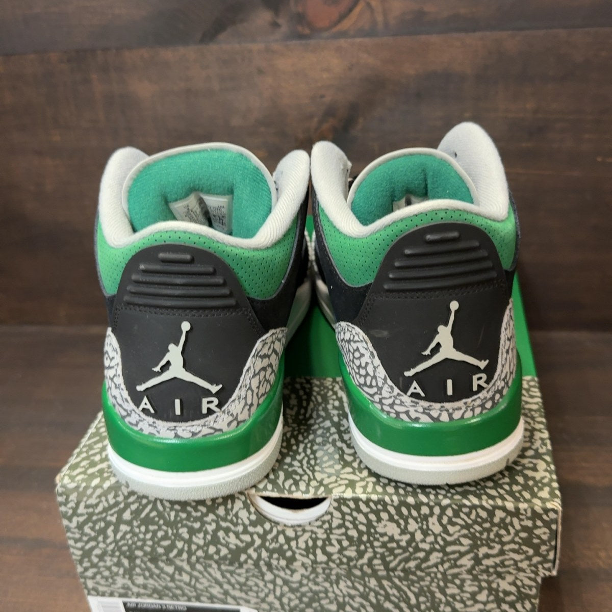 Jordan 3 Retro Pine Green Size 9 (Pre-Owned)