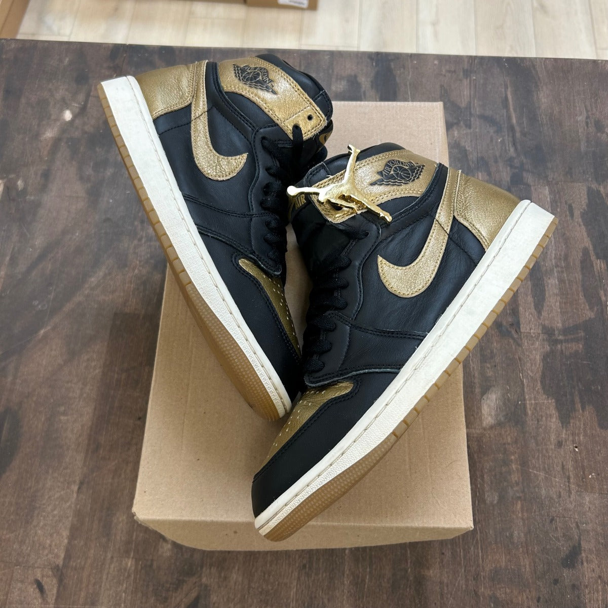Jordan 1 Retro High OG Black Metallic Gold Size 9.5 (Pre-Owned) - Image 1
