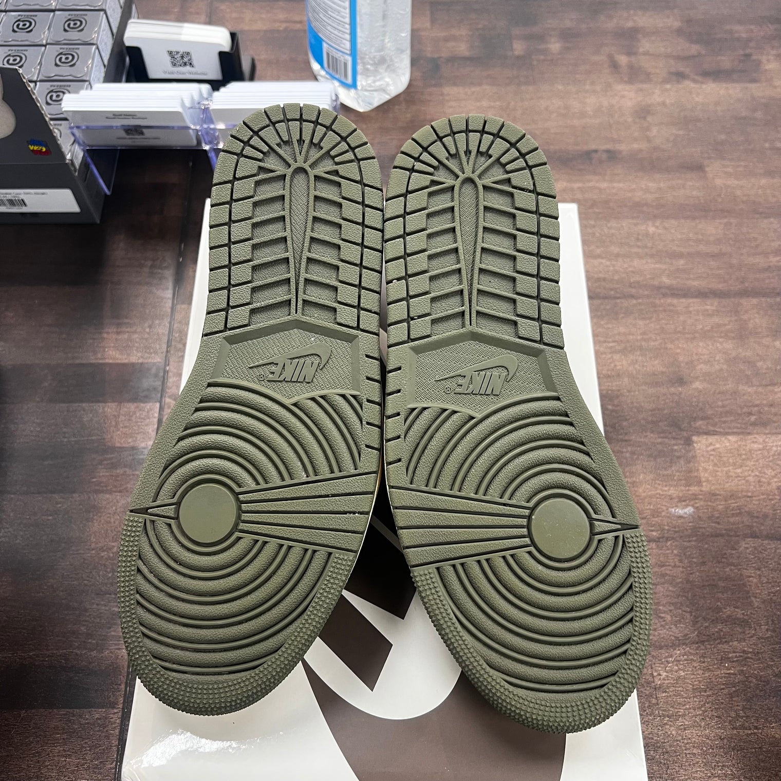 Travis Scott Medium Olive Jordan 1 Low (Lightly Worn)