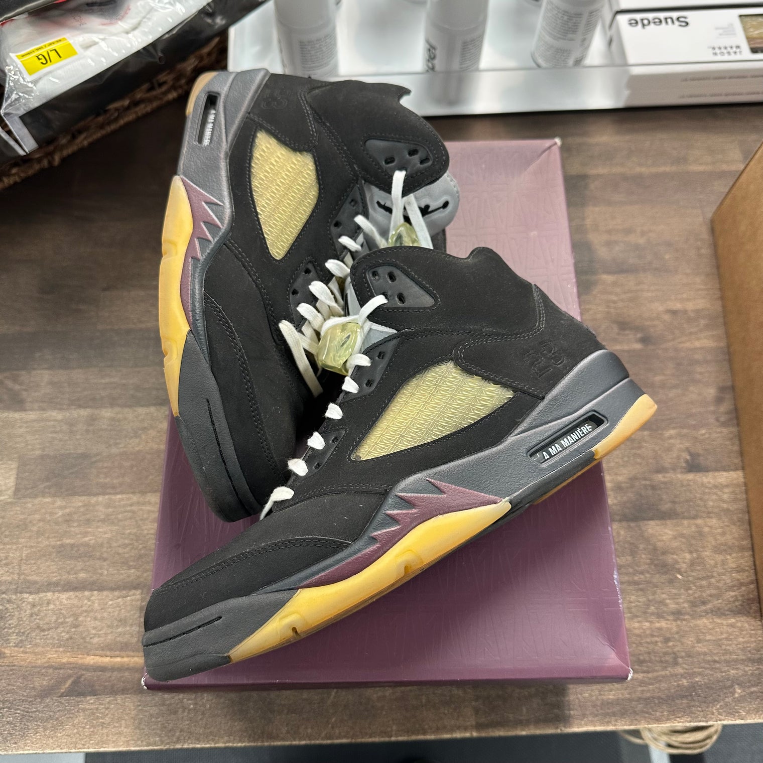 A Ma Maniere Jordan 5 Dusk (USED)