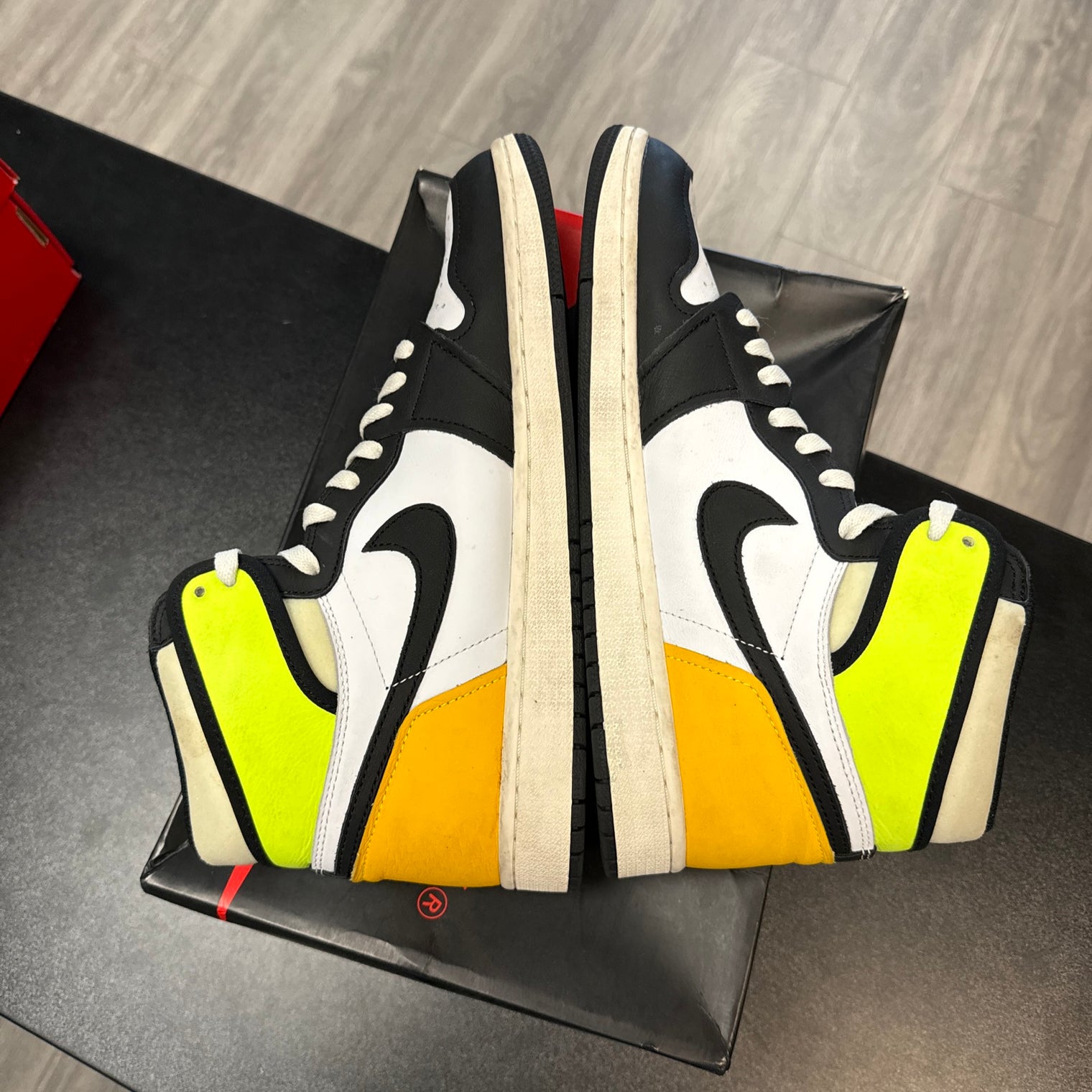 Volt Jordan 1 High (USED)