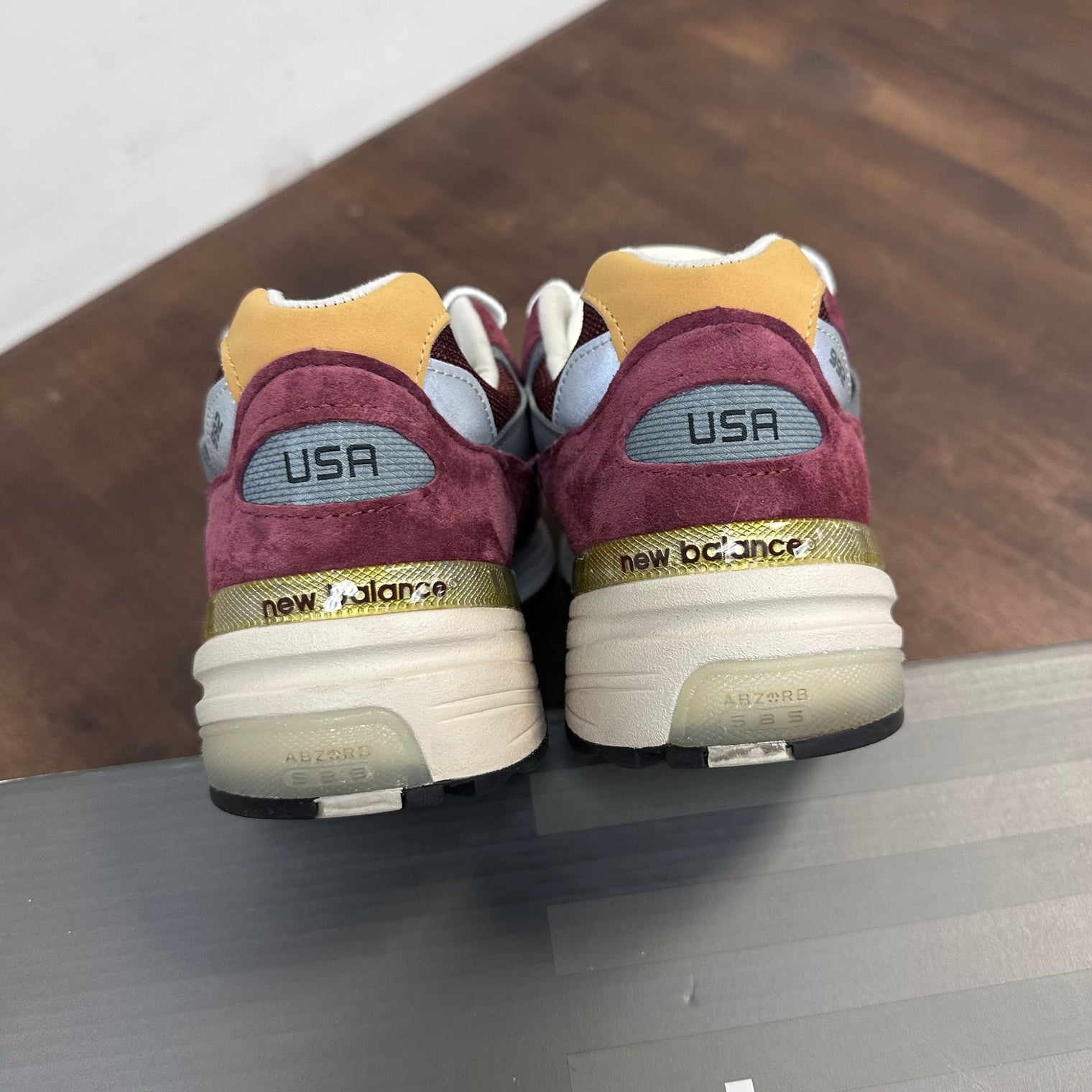 Burgundy Gold New Balance 992 (USED)