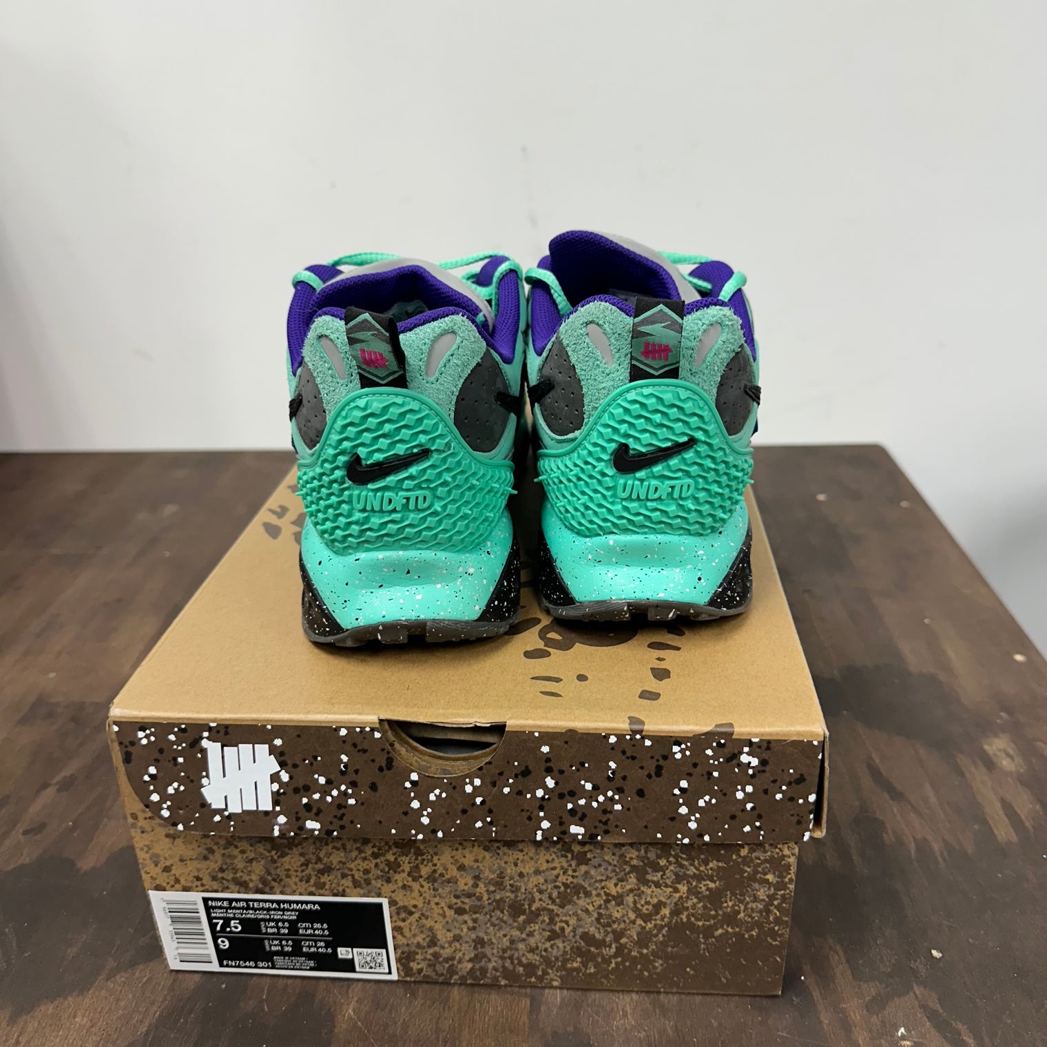 Undefeated x Nike Air Terra Humara (USED)