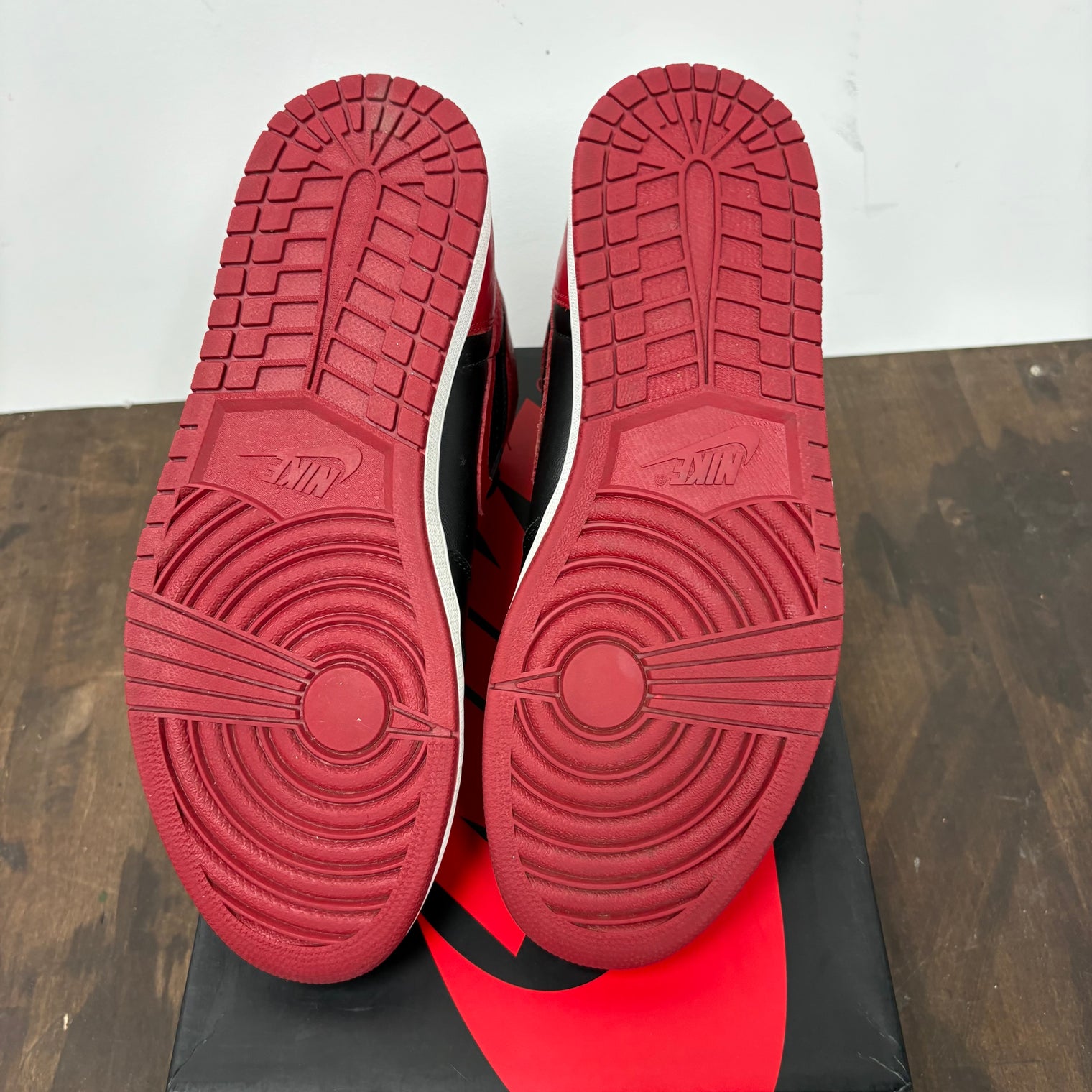 Banned Bred Jordan 1 High (USED)