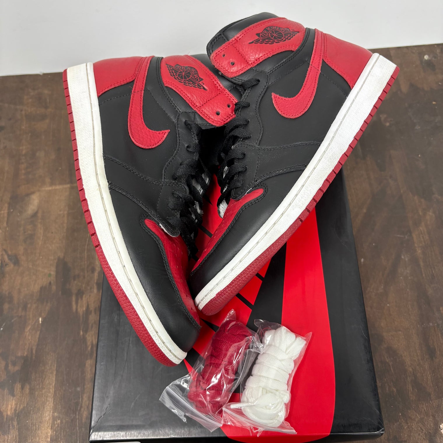 Banned Bred Jordan 1 High (USED)