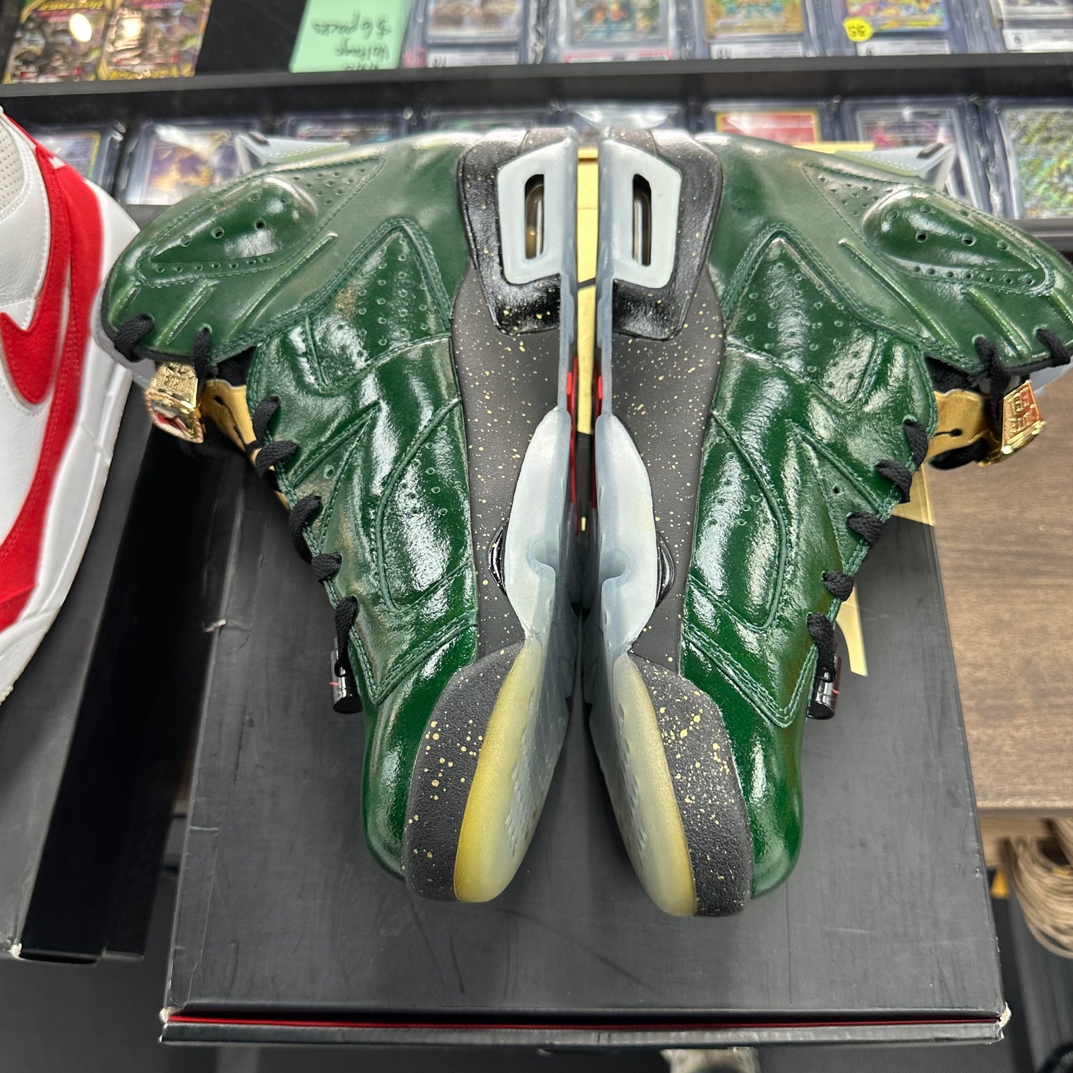Champagne Jordan 6 (USED)