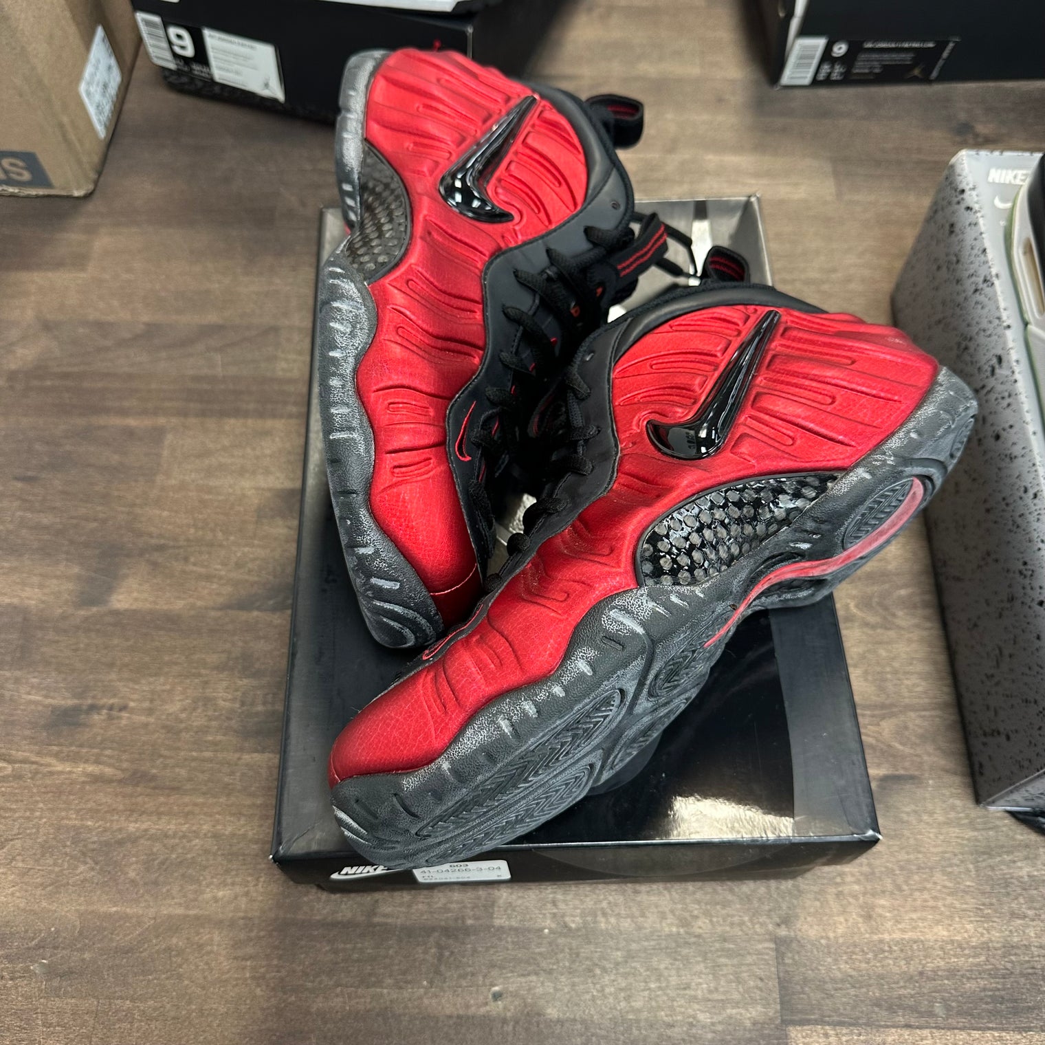 University Red Foamposite Pro (USED)