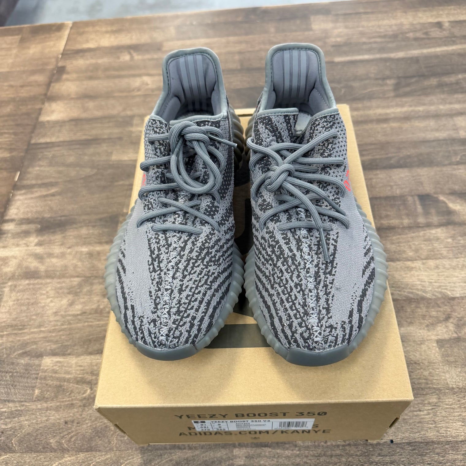 adidas Yeezy Boost 350 V2 Beluga 2.0 (US 9.5) (USED,No Insole)