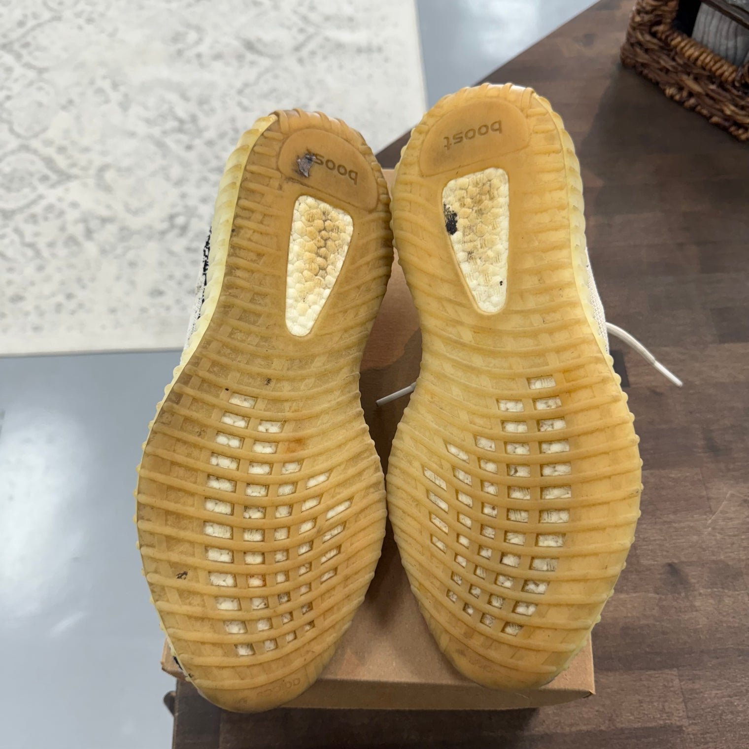 Zebra Yeezy 350 (USED,No Box)