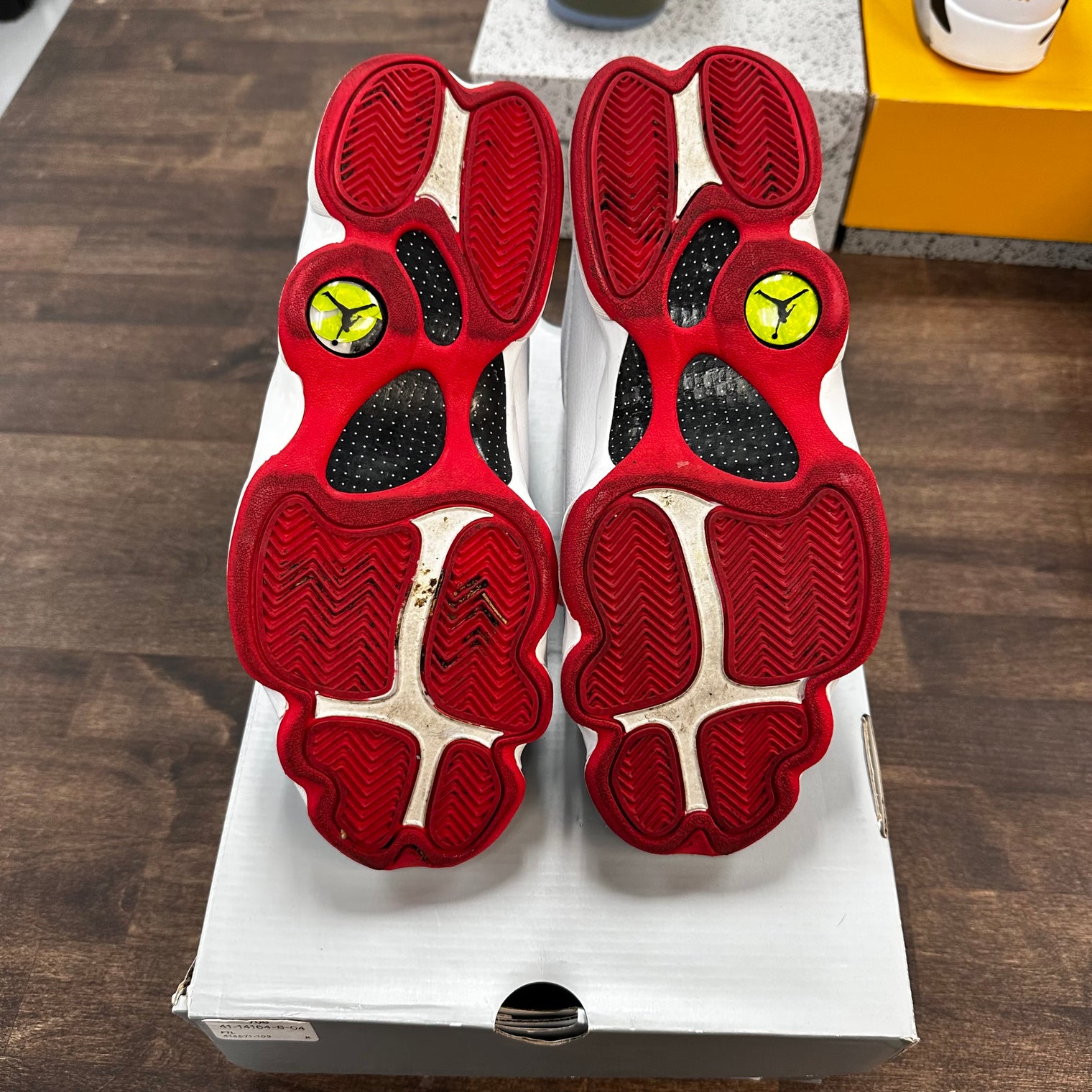 Alternate History of Flight Jordan 13 Retro (USED)
