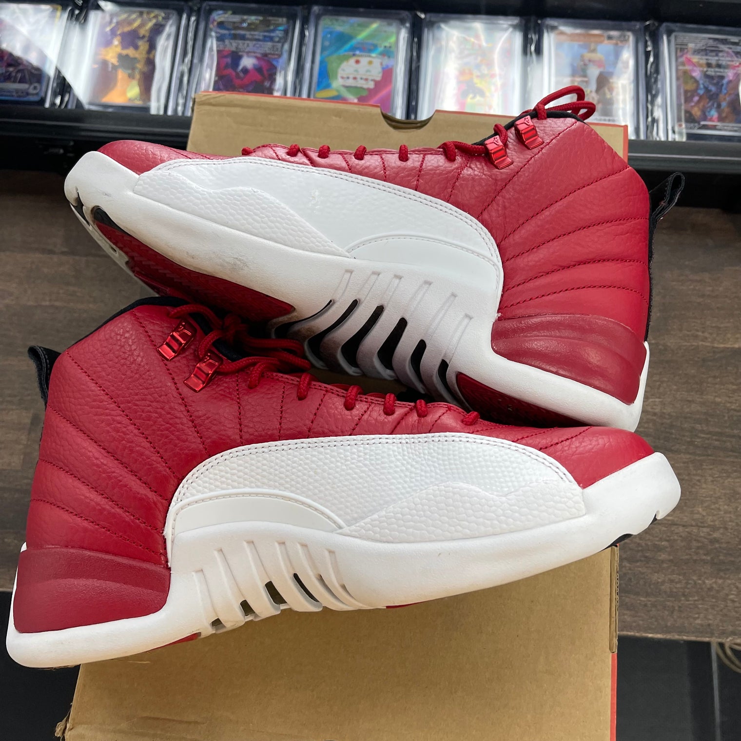 Gym Red Jordan 12 (USED)