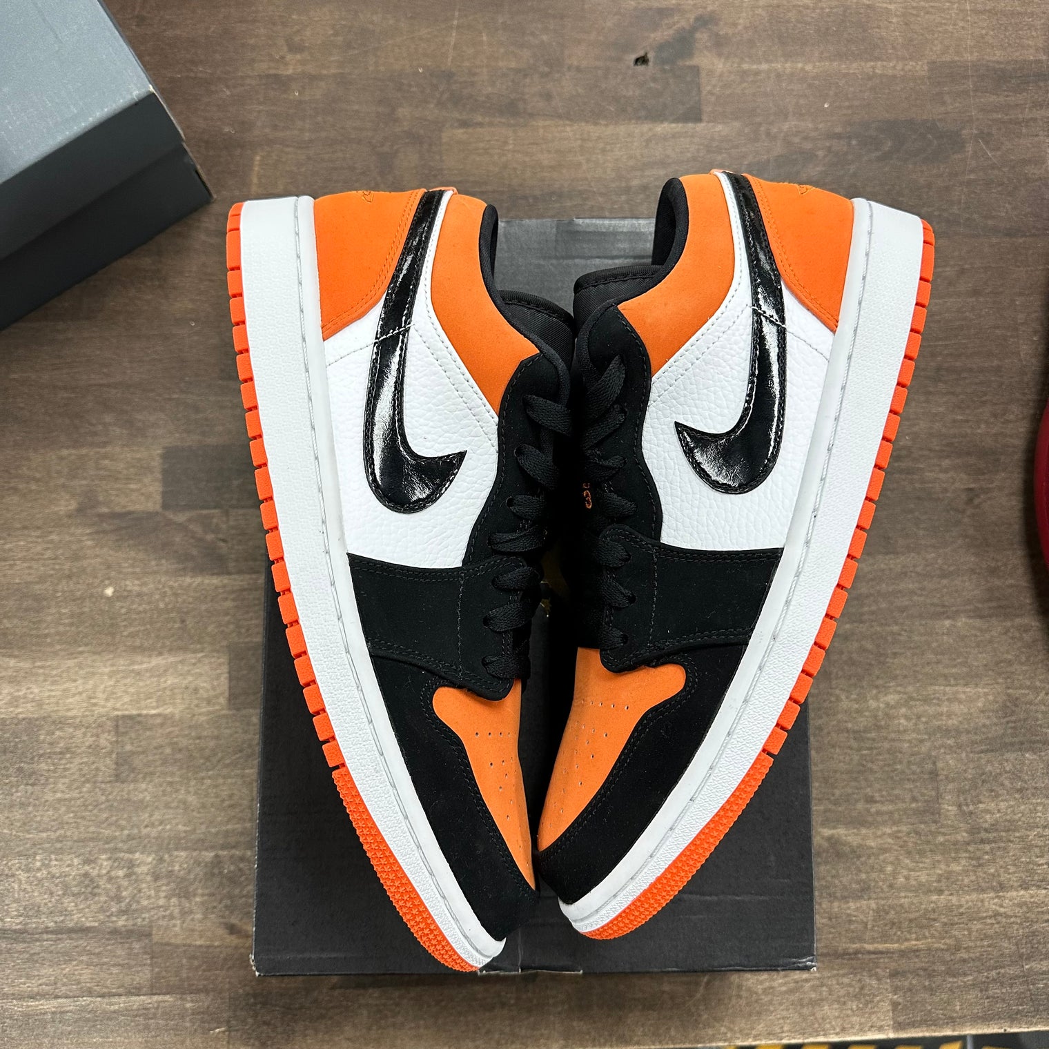 Shattered Backboard Jordan 1 Low (Lightly Worn)