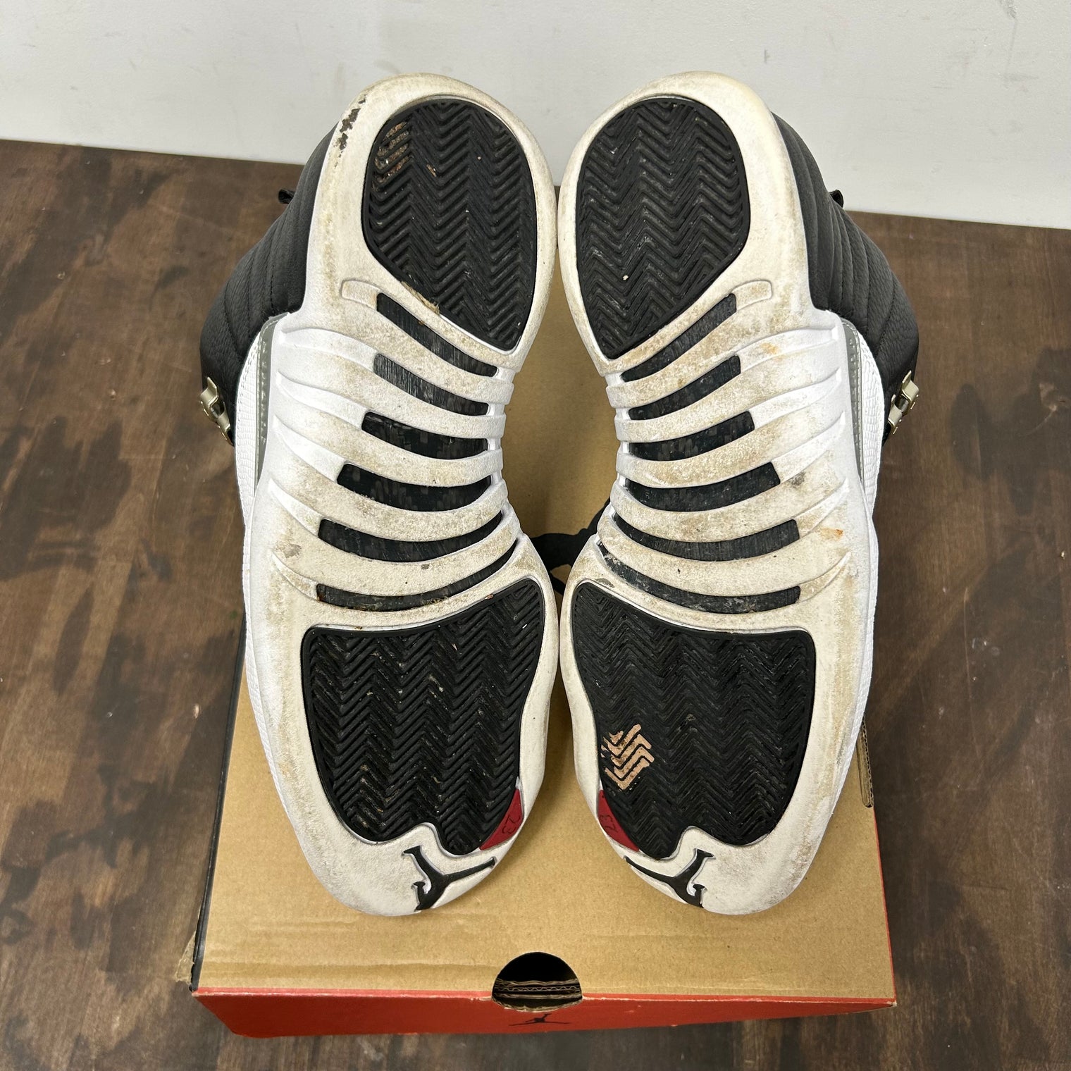 Playoff Jordan 12 Retro (2022) (USED)