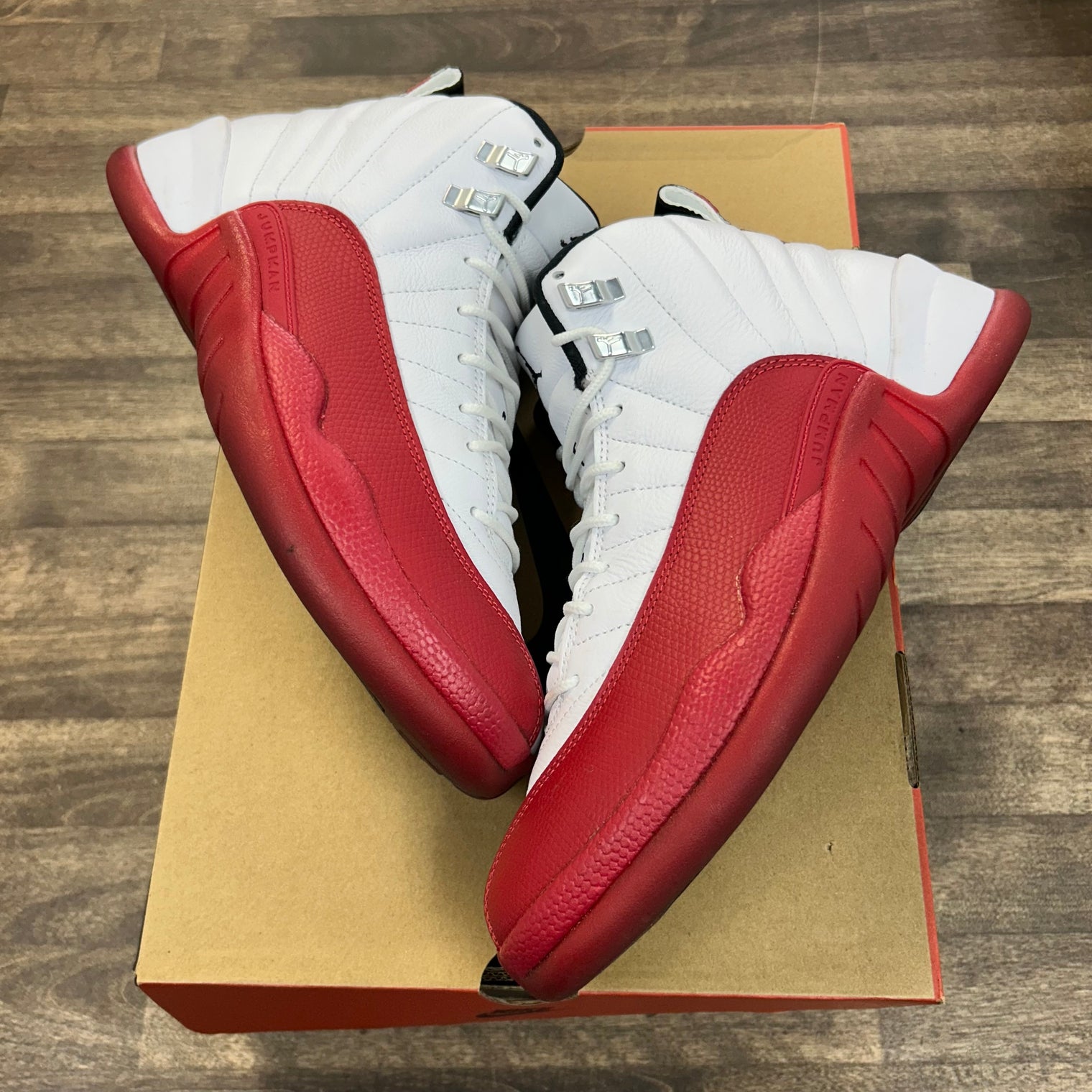 Cherry Jordan 12 Retro (USED)