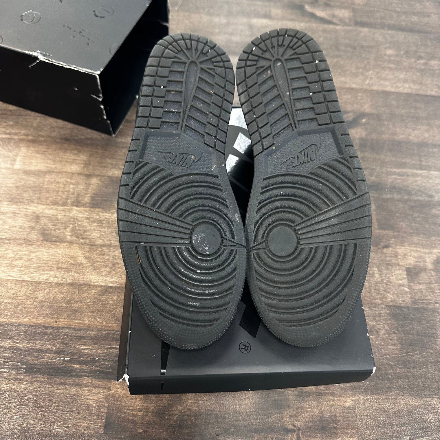 Travis Scott Phantom Jordan 1 Low OG (USED)