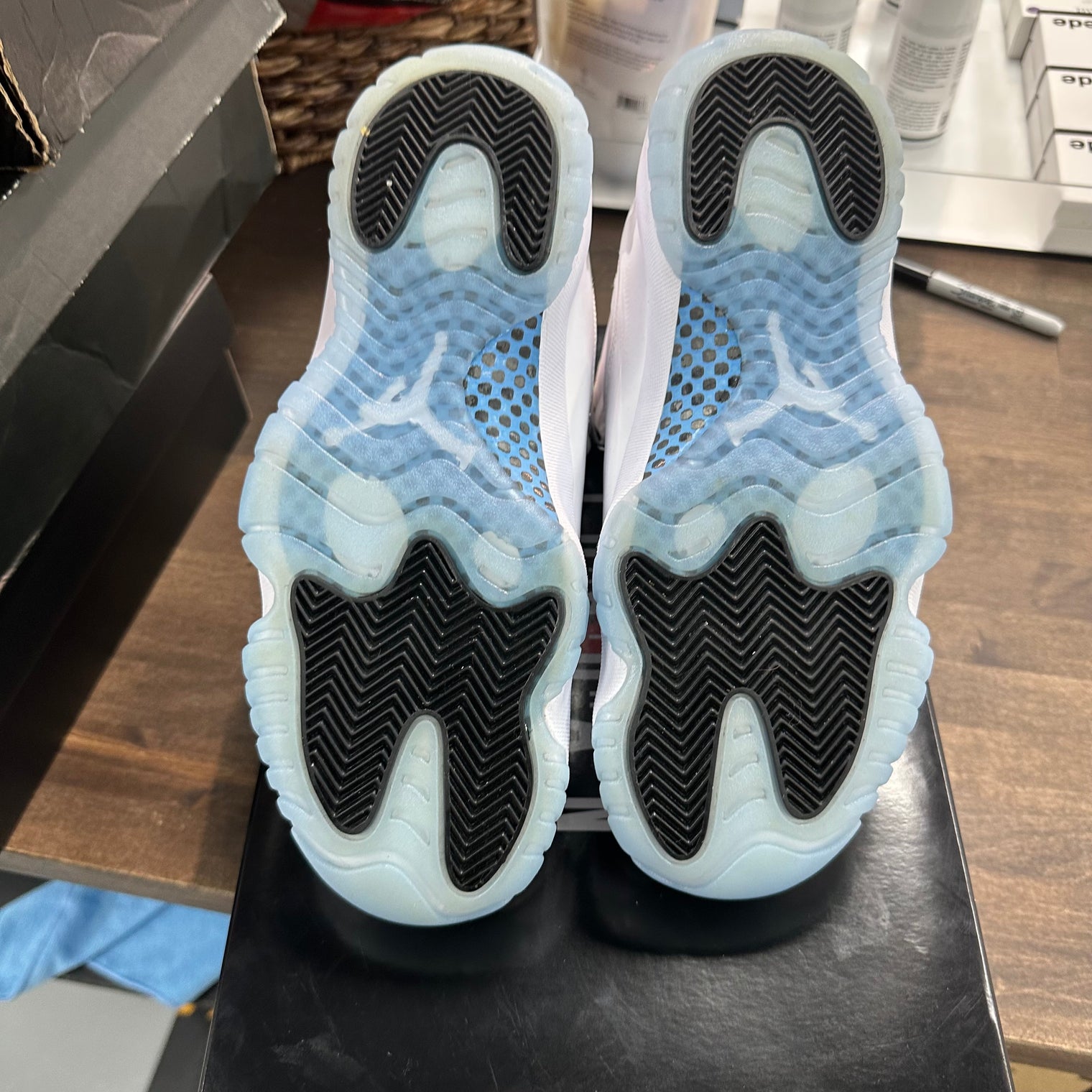 Legend Blue Jordan 11 (USED)