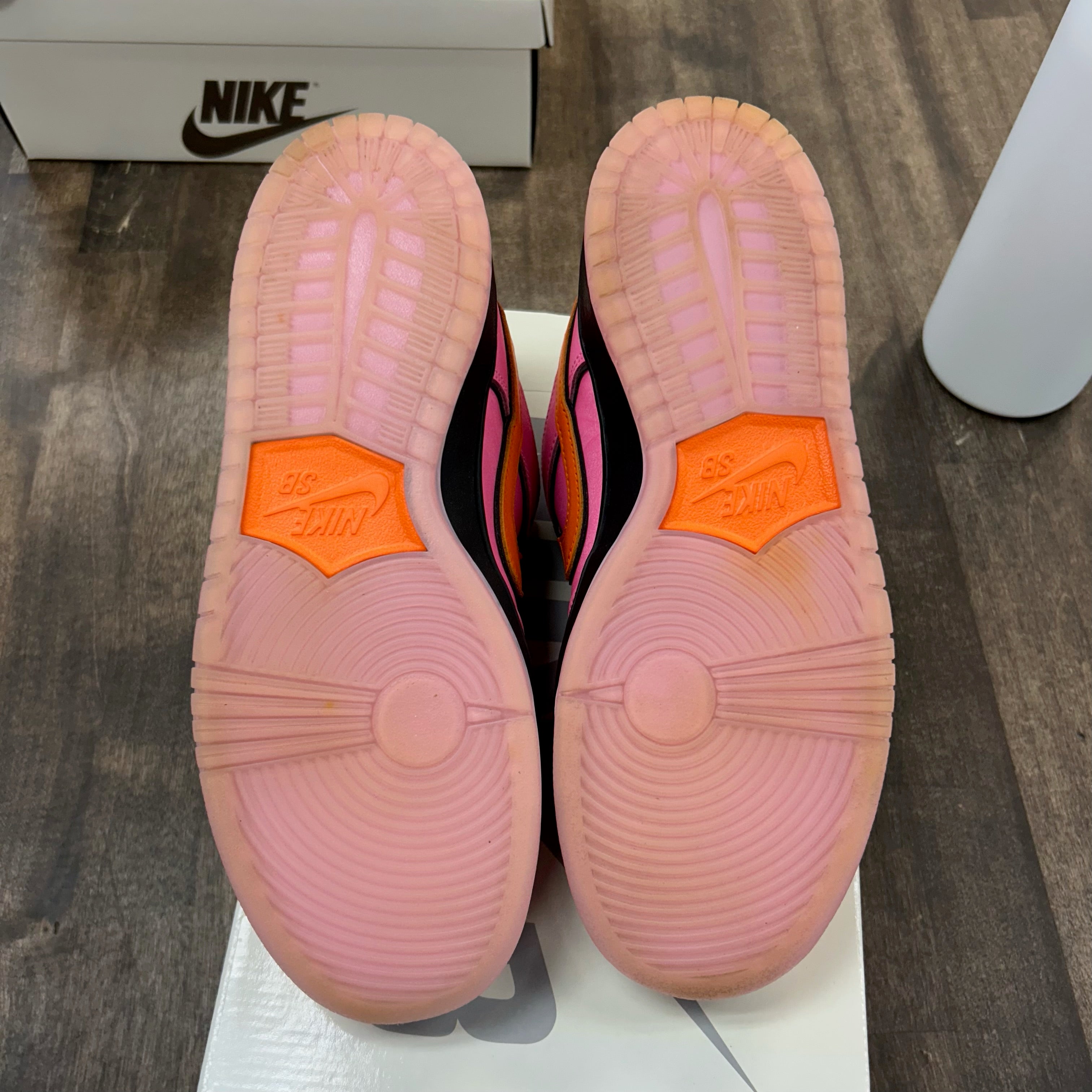 Nike The Powerpuff Girls Blossom SB Dunk Low (Lightly Worn) Size 7.5 (Pre-Owned) - Image 5